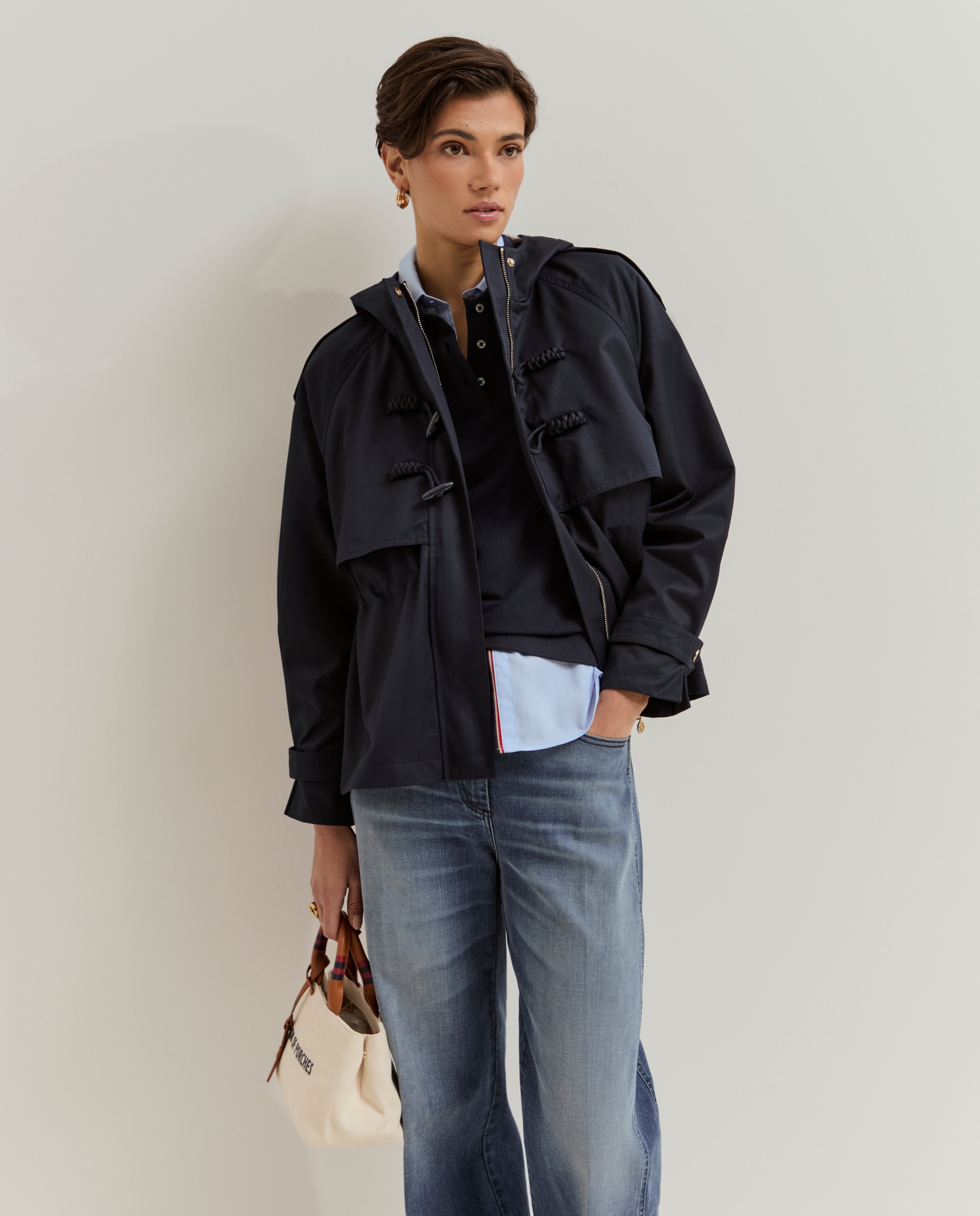 Lion of Porches - Parka de mujer corta con capucha.