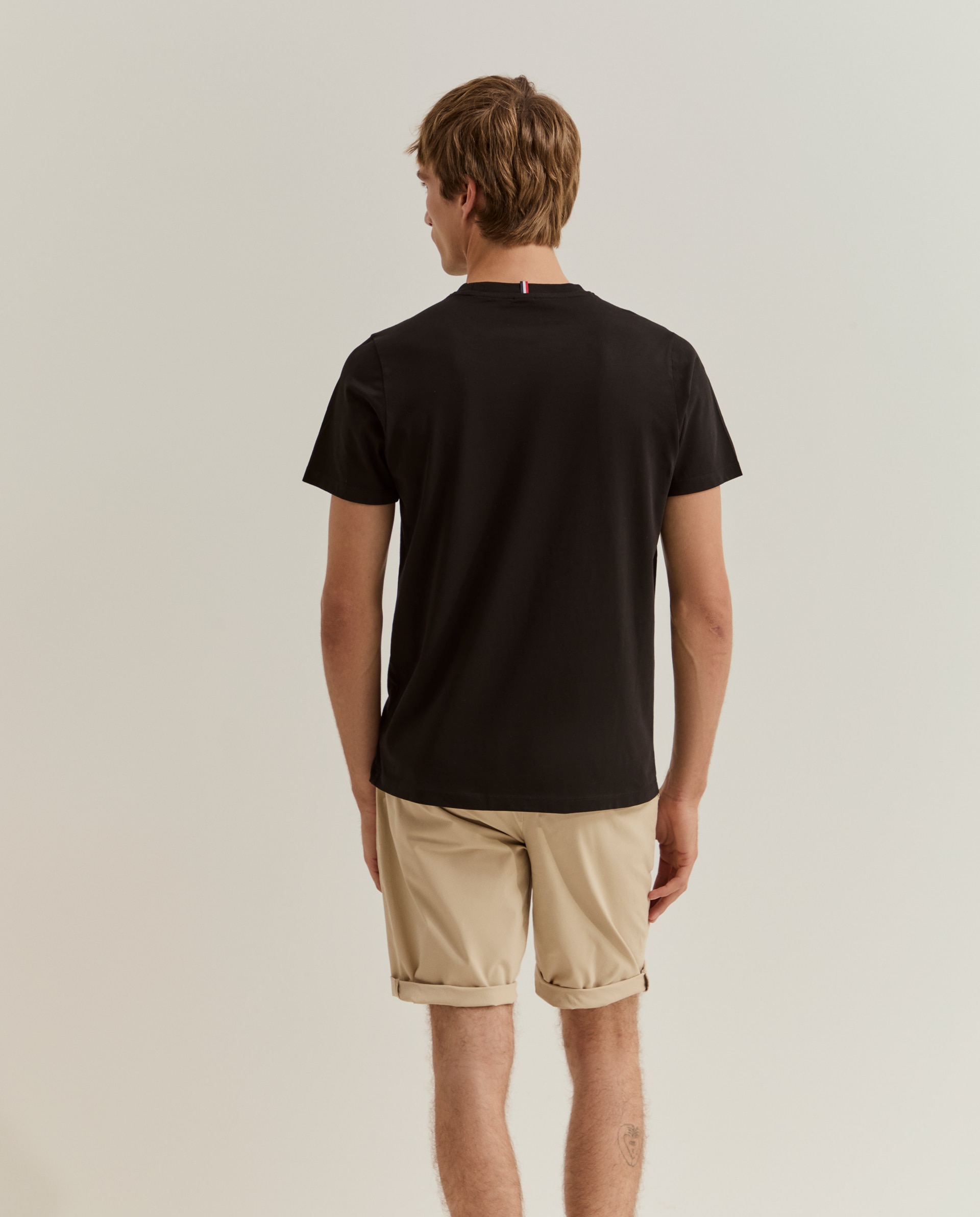 Camiseta básica de hombre en algodón de color negra - Lion of Porches - Negro Negro-3