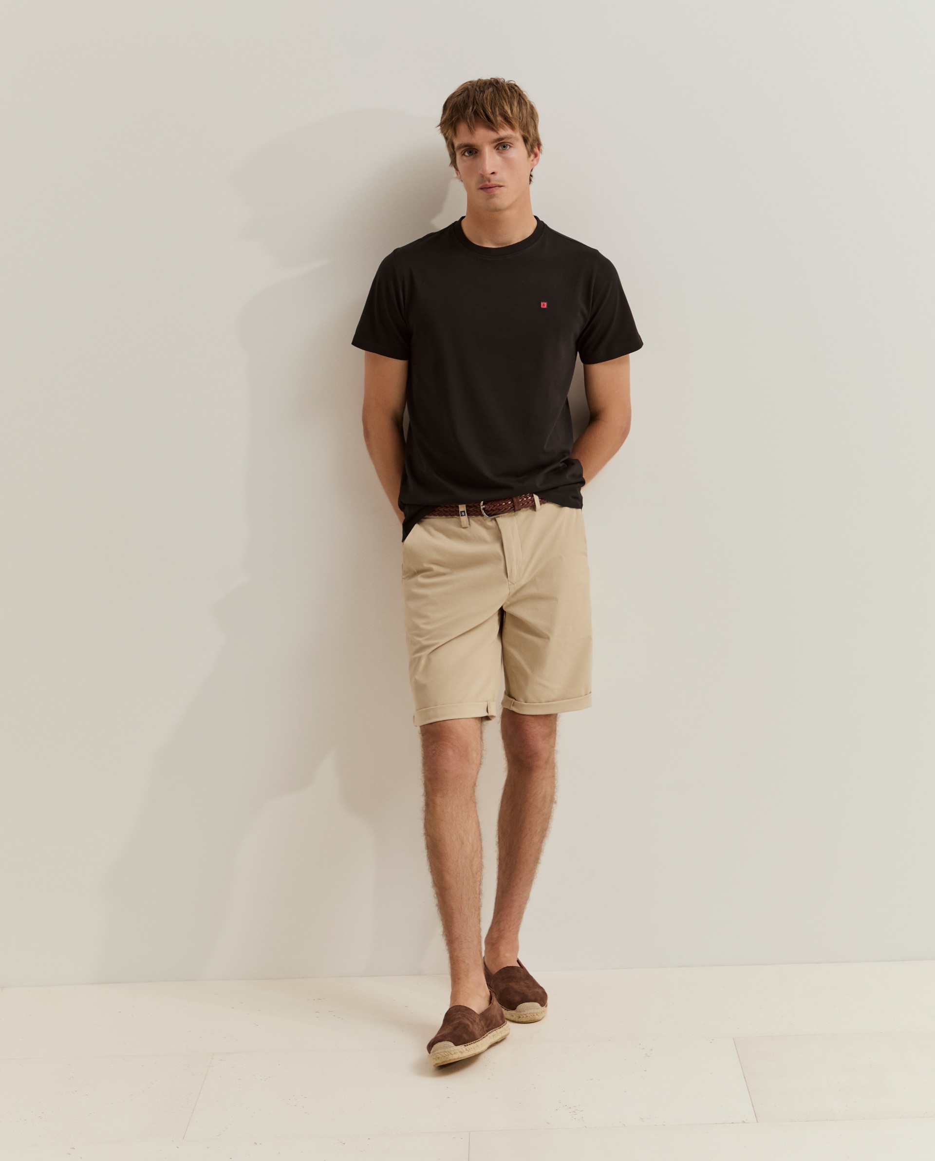 Camiseta básica de hombre en algodón de color negra - Lion of Porches - Negro Negro-4