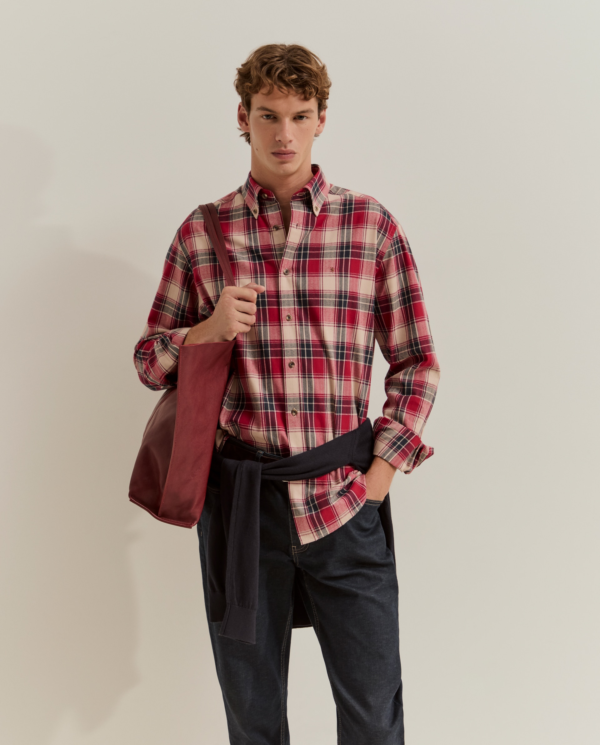Imagen 0 de Camisa de hombre a cuadros de corte regular Rojo