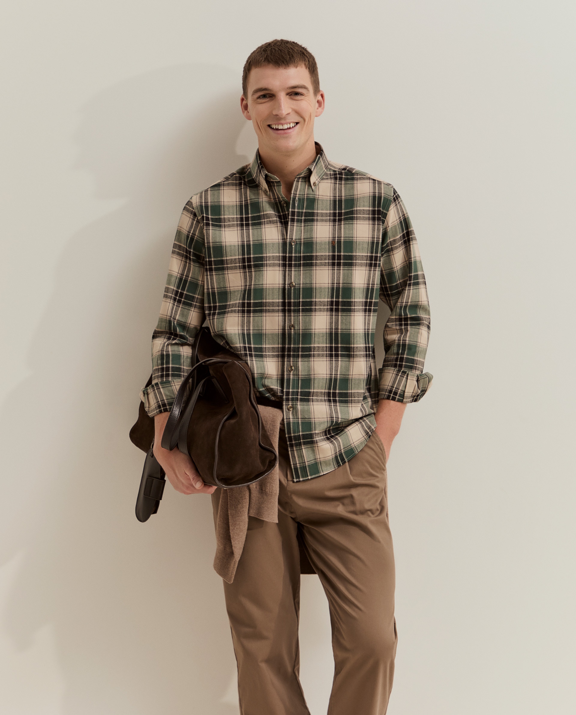 Imagen 0 de Camisa de hombre a cuadros de corte regular Verde