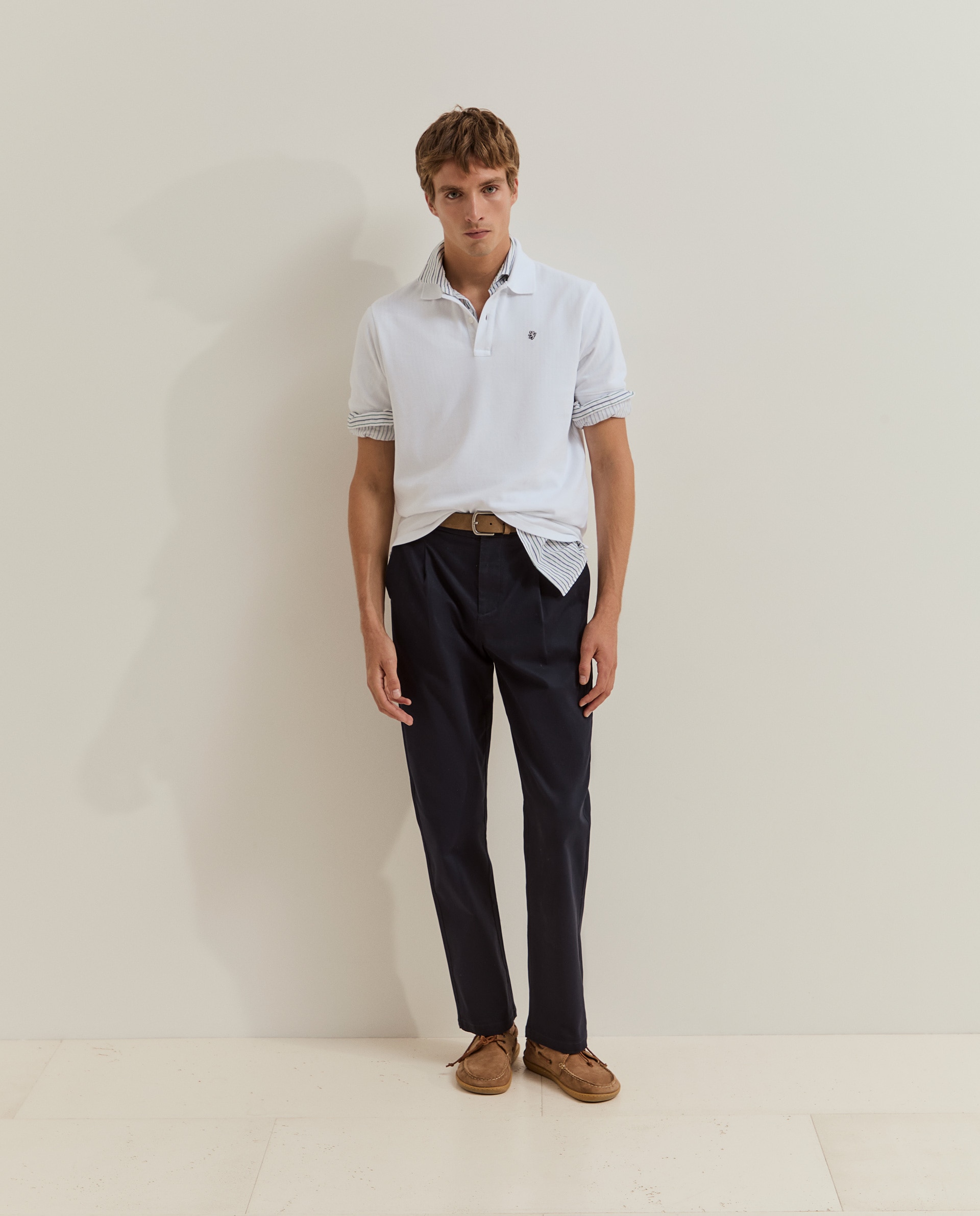 Imagen 0 de Pantalones chinos de hombre de corte regular fit en algodón Azul marino