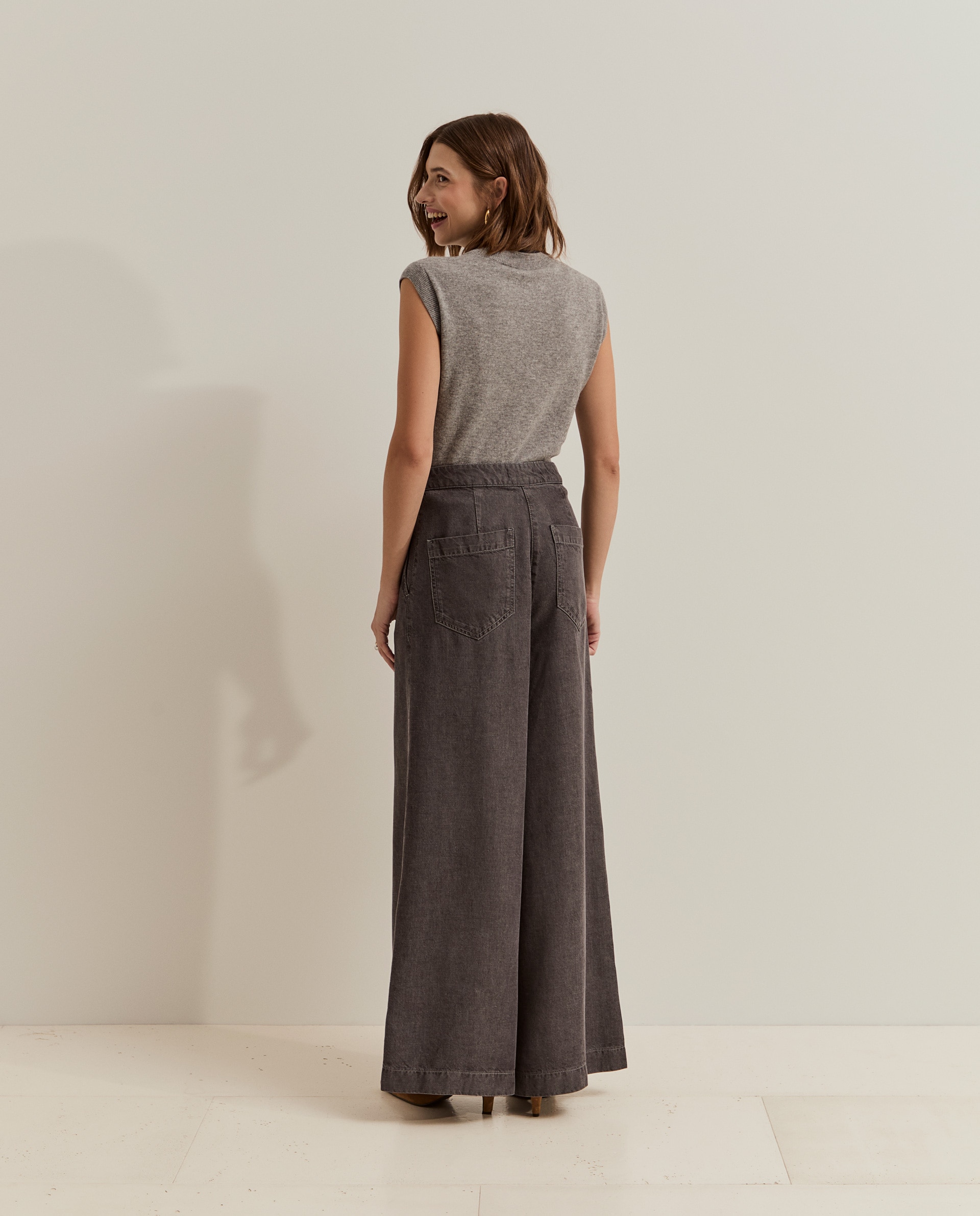 Vaqueros de mujer con pierna ancha - Lion of Porches - Gris Gris-3