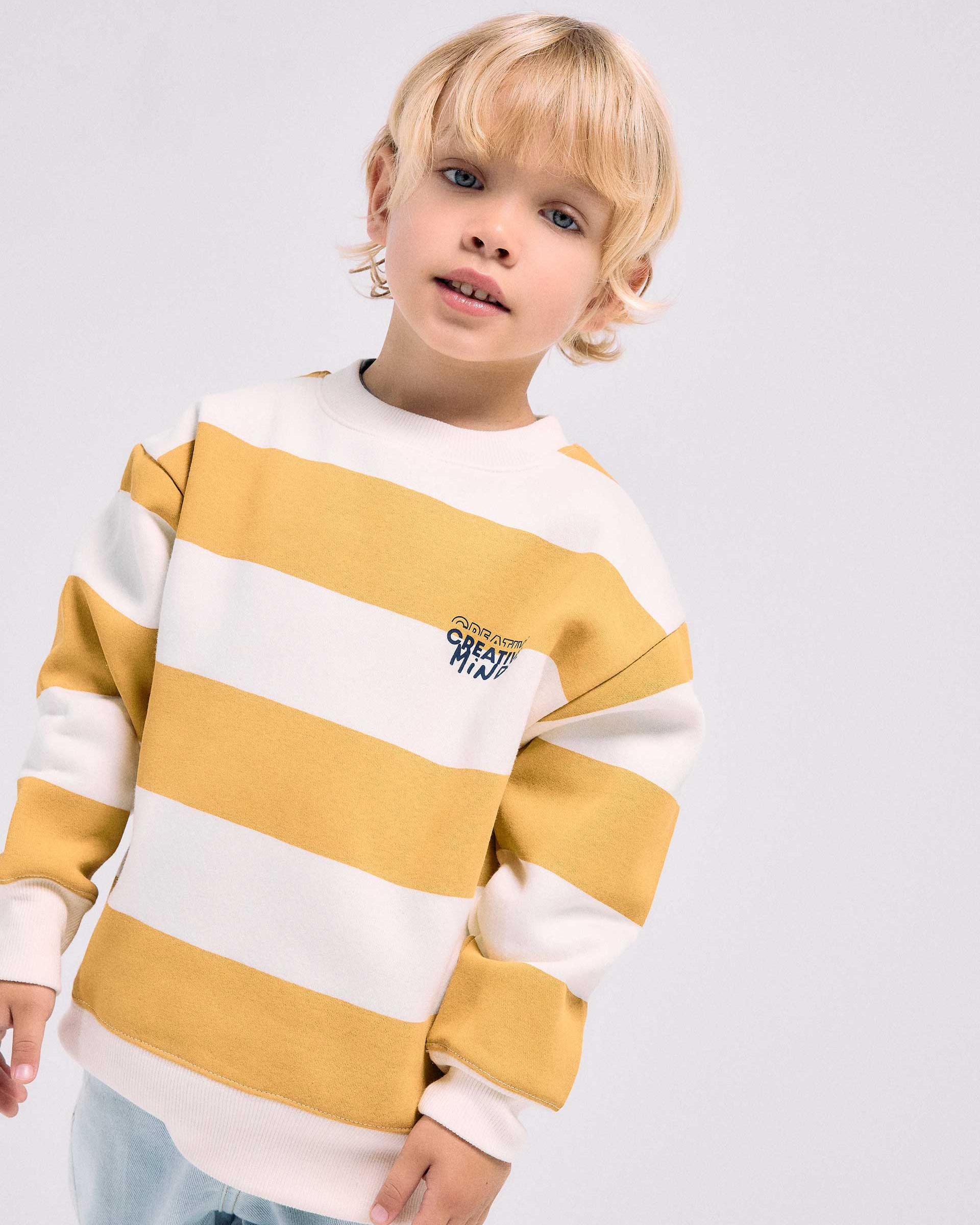 Sudadera de niño perchada y a rayas