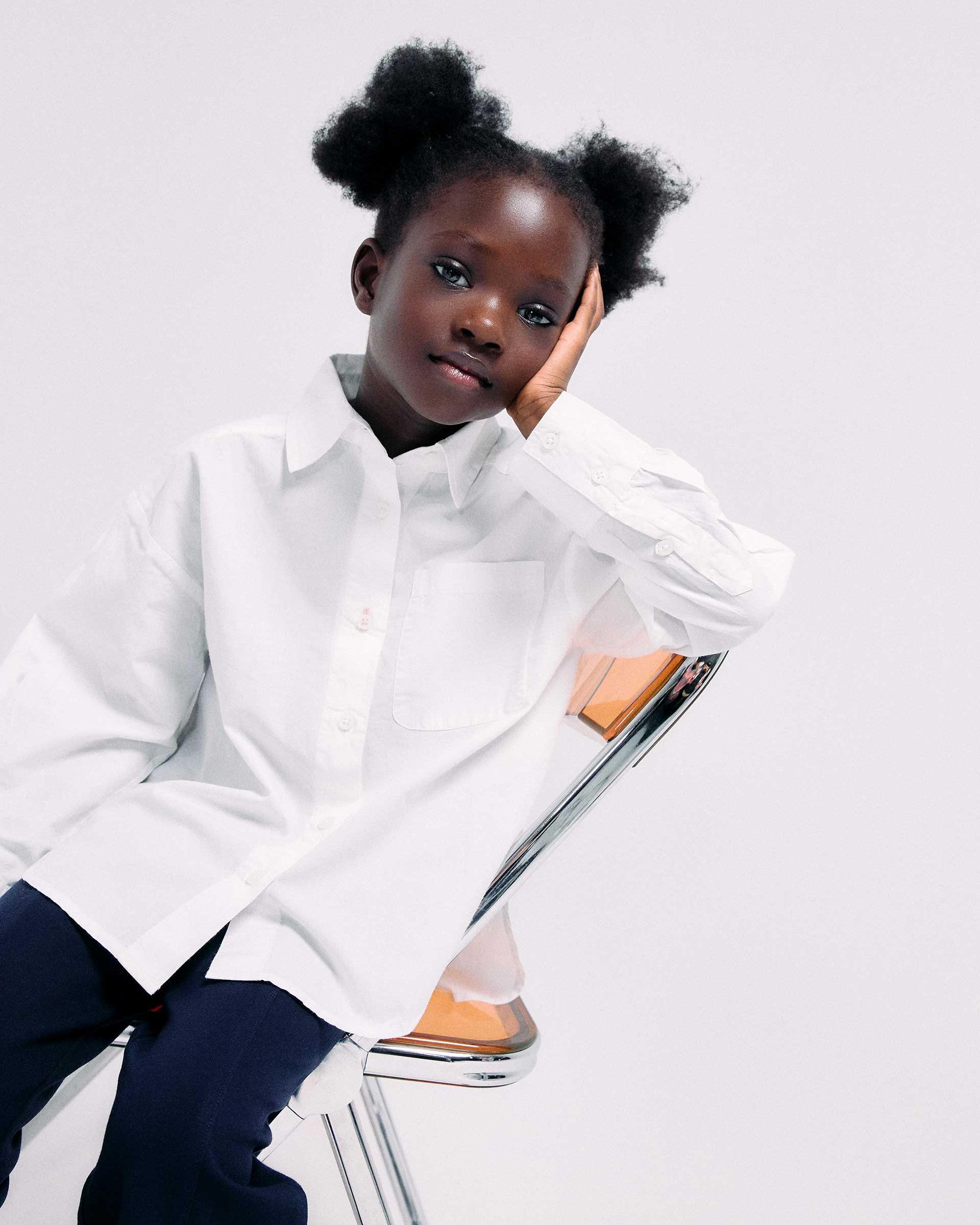 Imagen 0 de Camisa de niña 100% algodón de popelina y con hombros caídos Blanco
