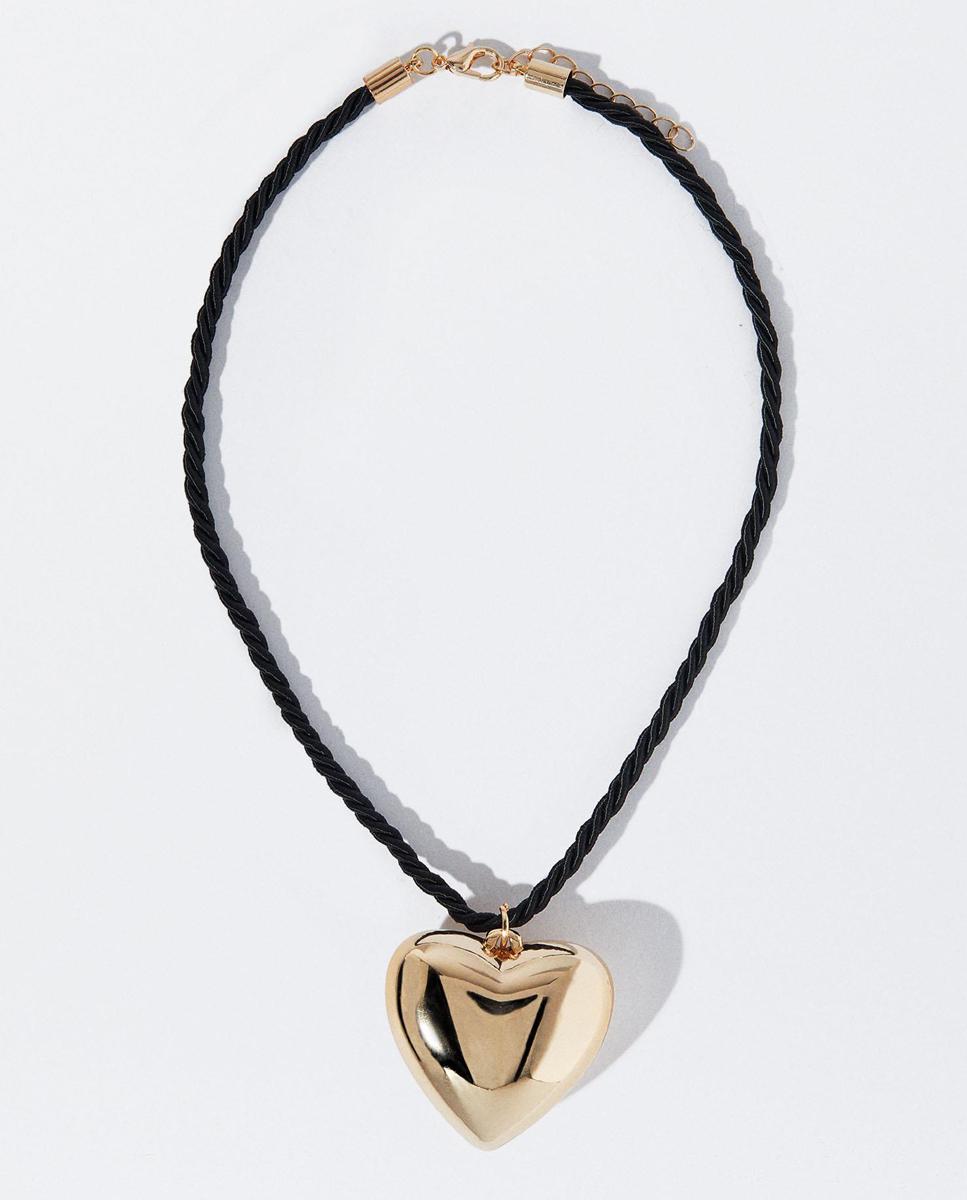 Collar con cuerda rizada y abalorio de corazón en negro