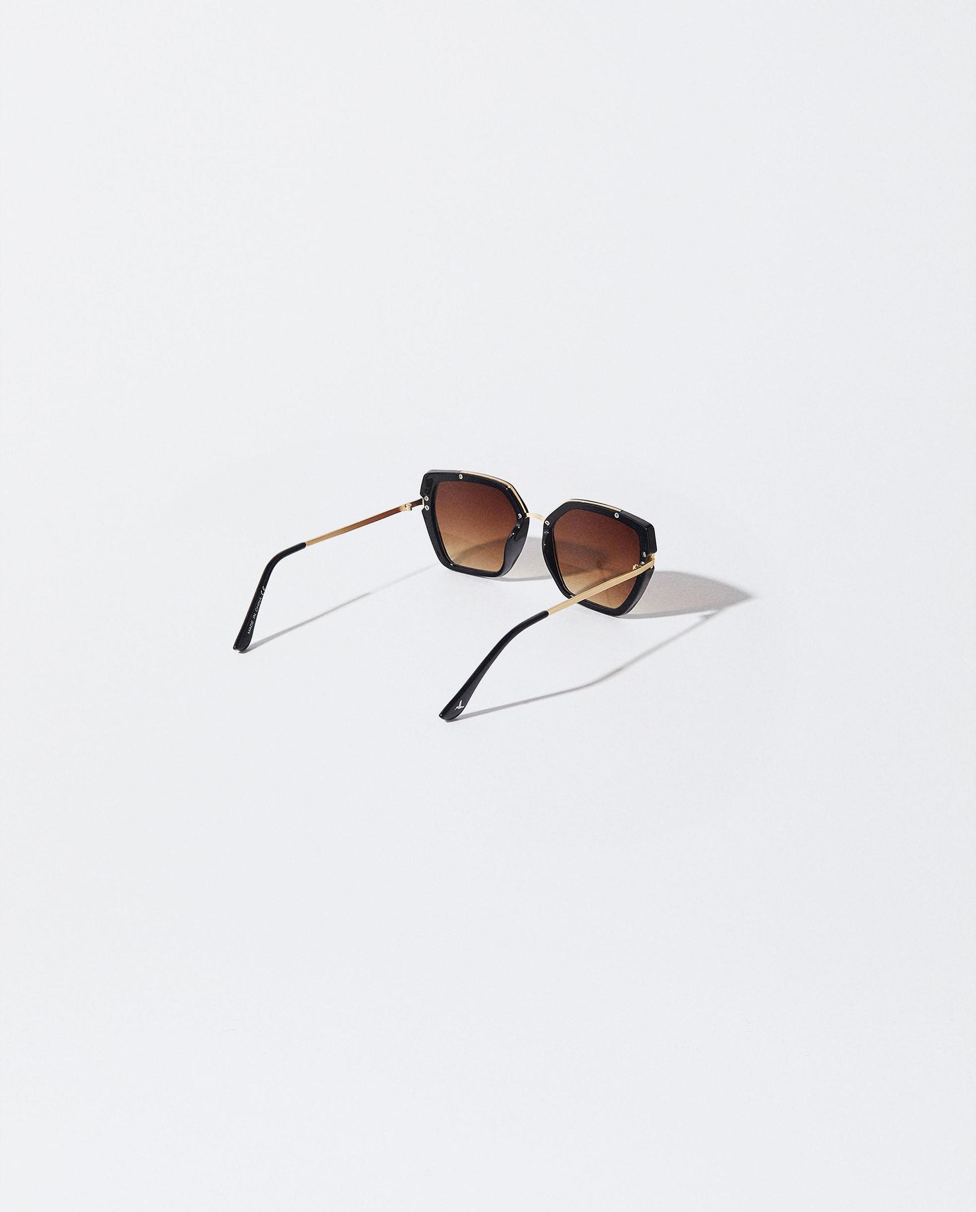 Gafas de sol de mujer con protección uv y forma geométrica en liso - Parfois - Negro Negro-3