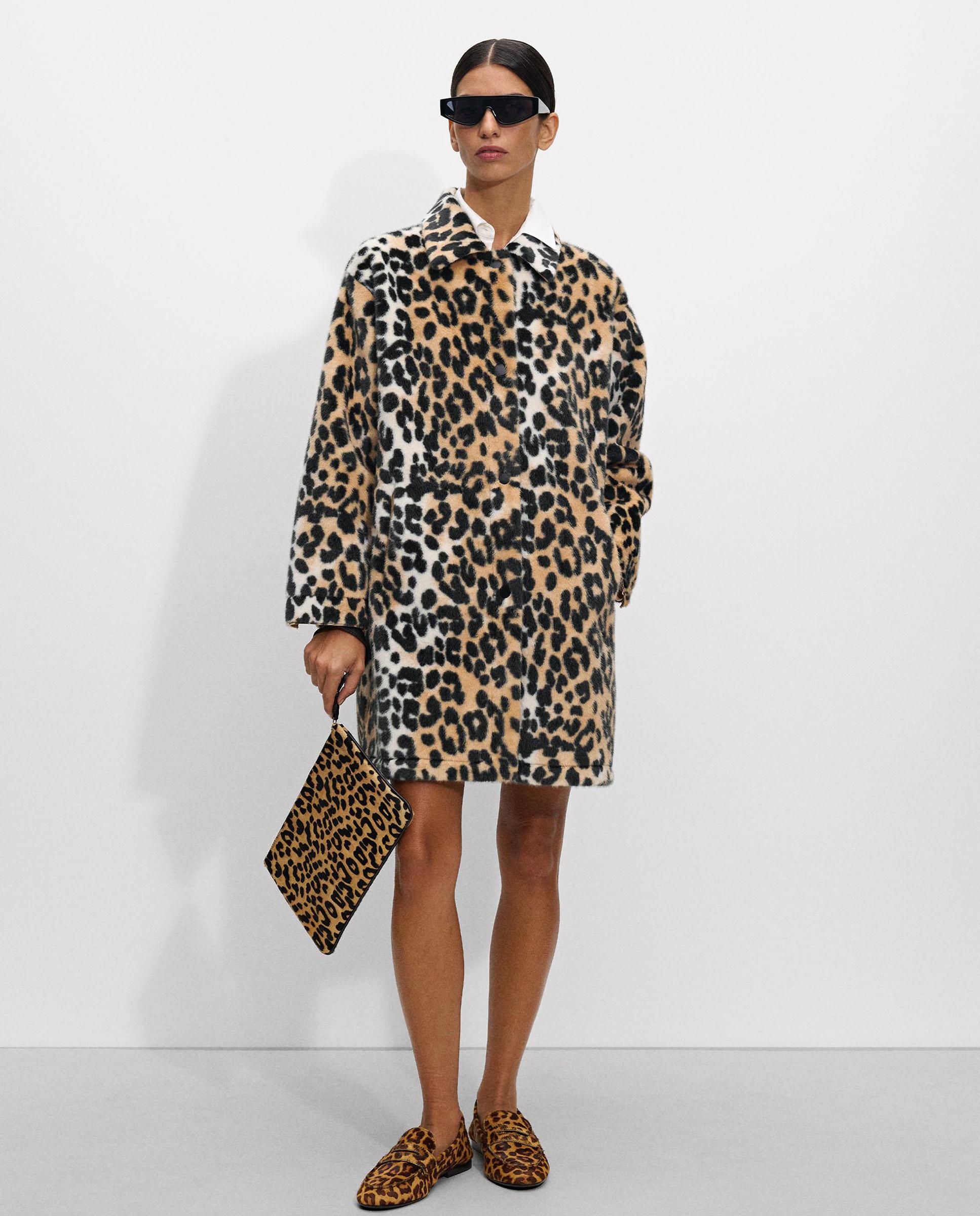 Abrigo de pelo de mujer con botones largo y estampado animal print