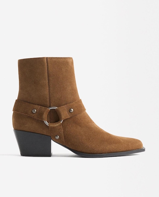 Imagen 0 de Botines de mujer de piel con aro y tachuelas en liso