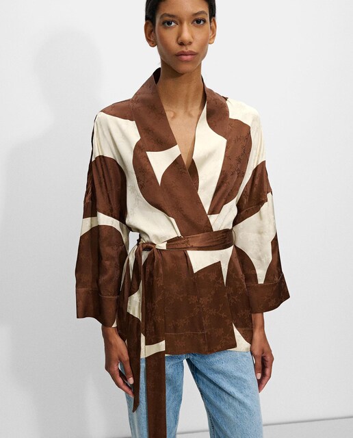 Imagen 0 de Kimono de mujer cruzado con cinturón ajustable con estampado