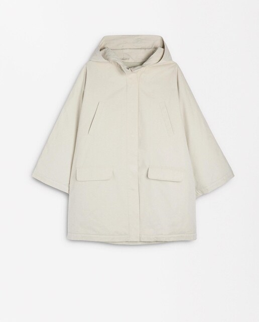 Imagen 0 de Poncho de mujer estilo capa con botones en liso