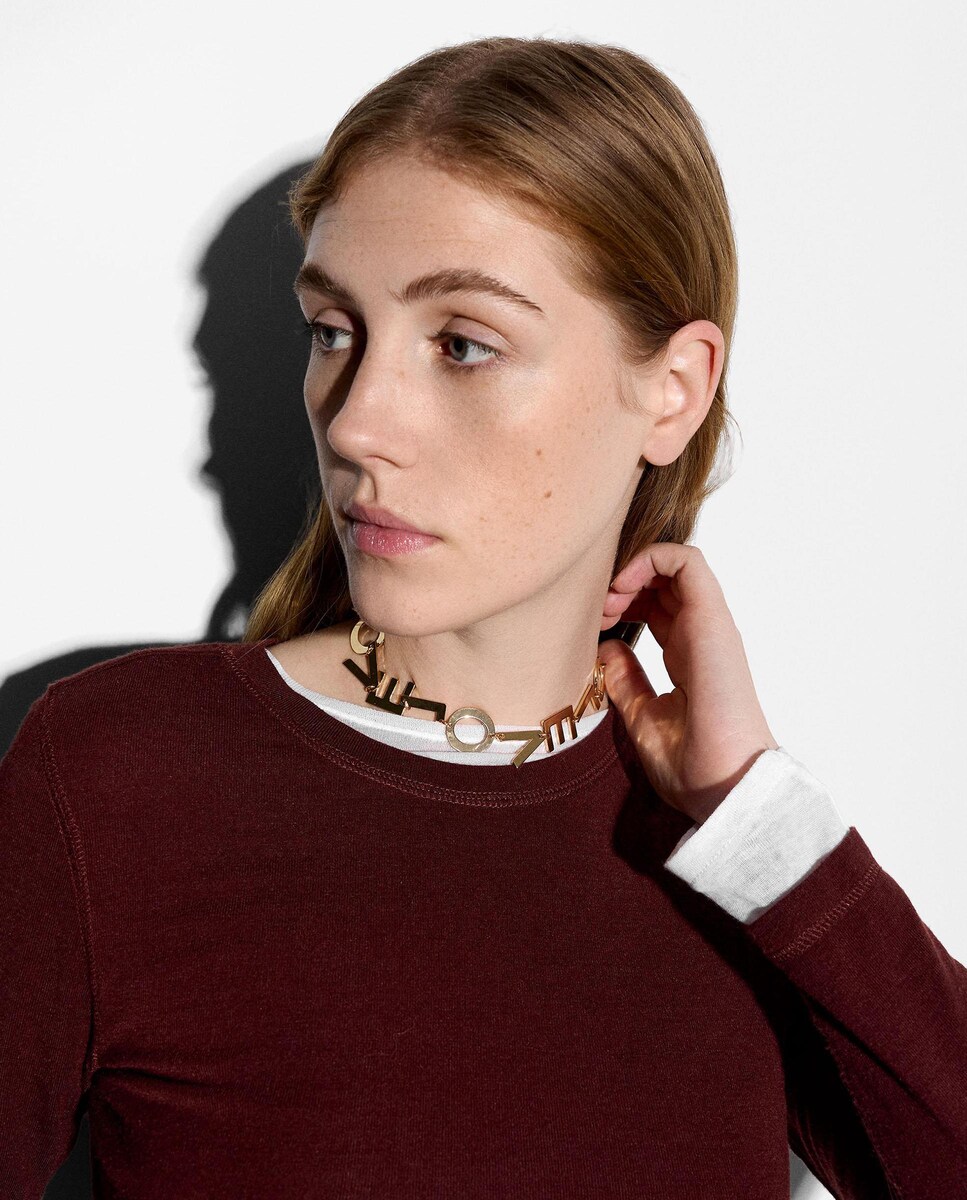 Collar estilo choker corto con lettering "love Oro-2