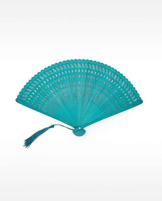 Imagen 0 de Abanico de bambú con perforado y fleco decorativo