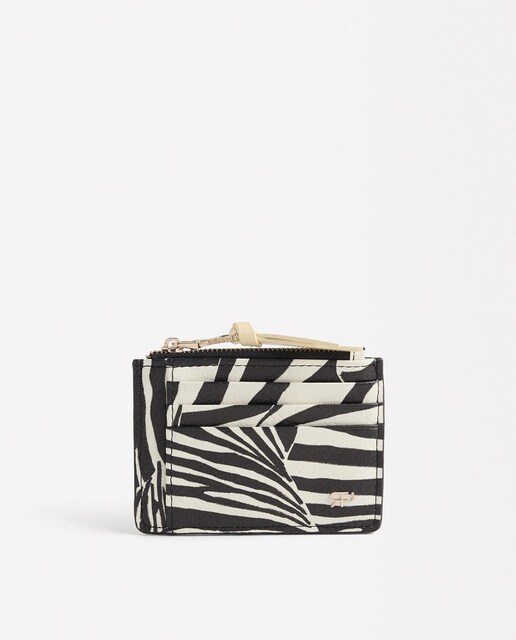 Imagen 0 de Tarjetero de mujer pequeño con cierre de cremallera y estampado animal print