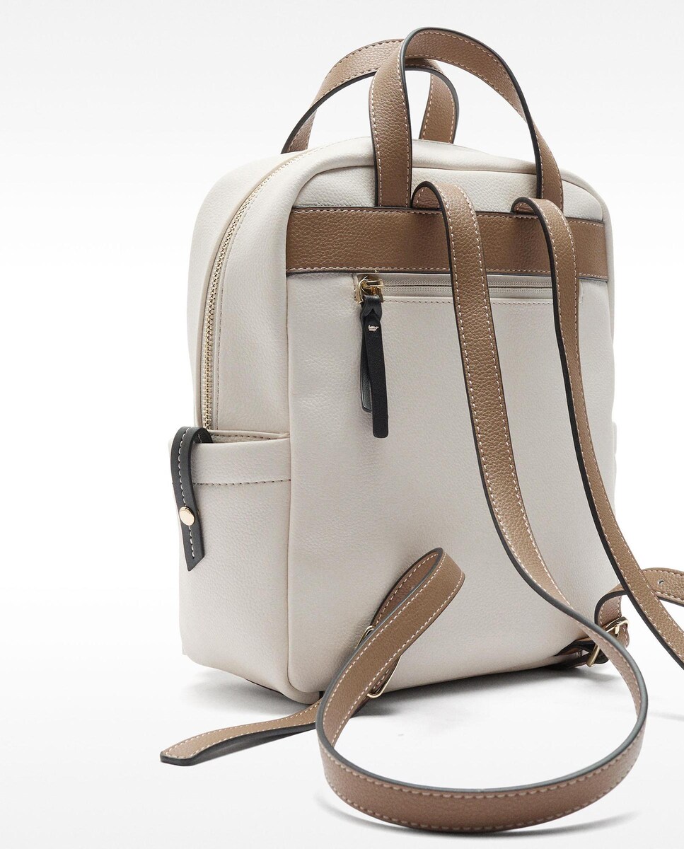 Mochila de mujer con varios compartimentos y cierre de cremallera