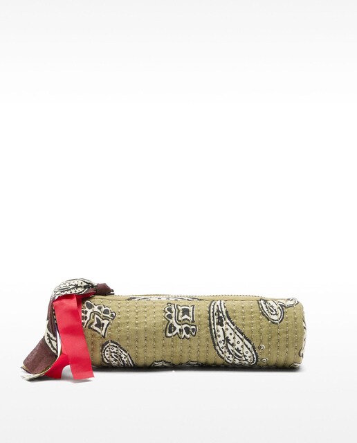 Imagen 0 de Estuche con cierre de cremallera y estampado paisley con detalle de cintas decorativas