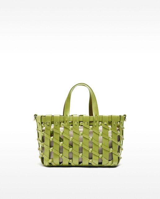 Imagen 0 de Bolso de mano estilo tote convertible a bandolera trenzado con cierre de cremallera en liso