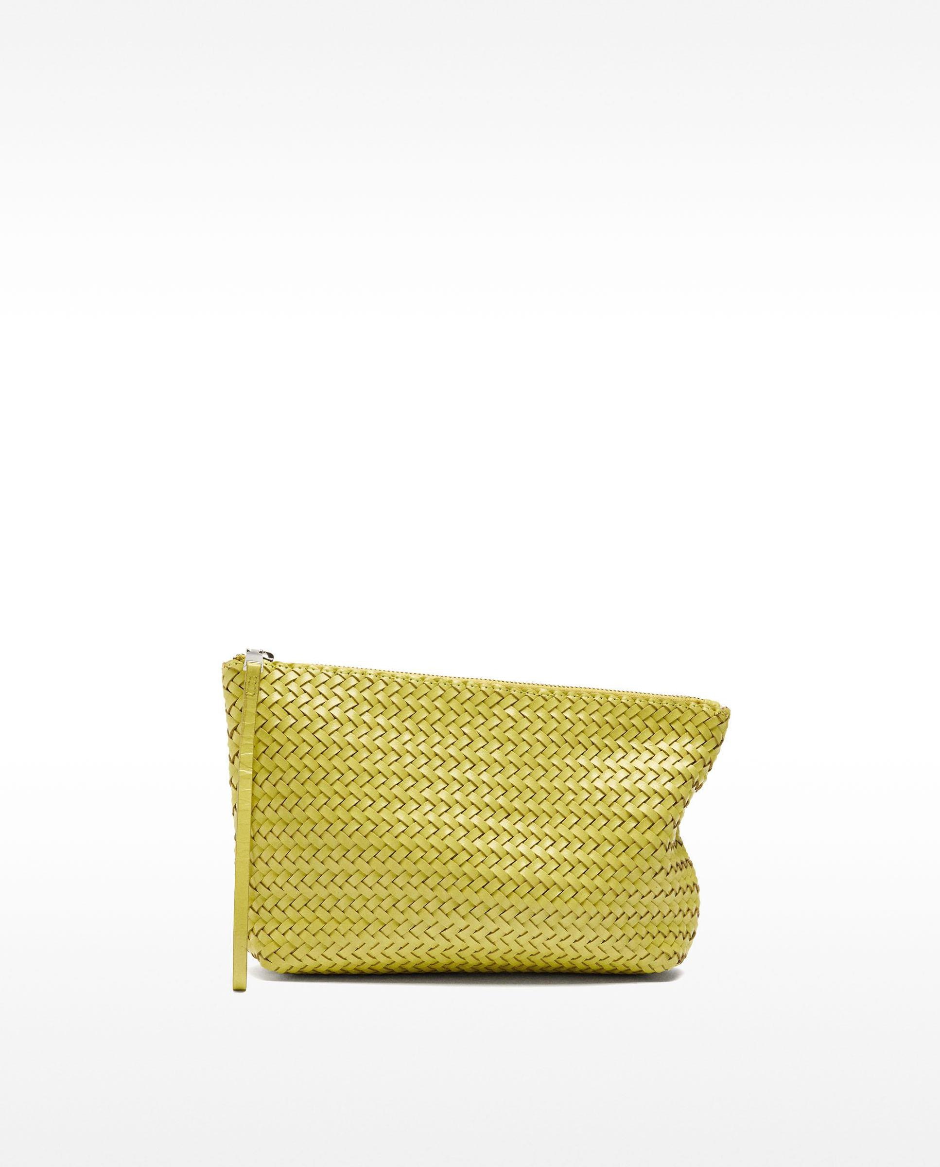 Bolso de mano de piel estilo sobre trenzado con cierre de cremallera en liso