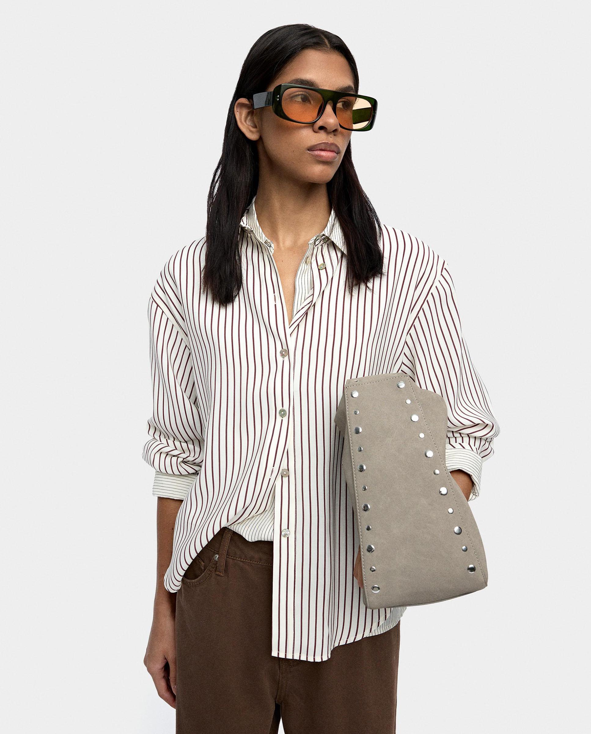 Parfois - Camisa de mujer de manga larga con estampado de rayas diplomáticas.