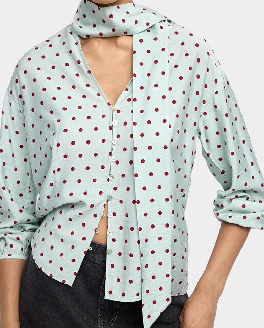 Imagen 0 de Camisa de mujer de manga larga con estampado de lunares y lazada frontal