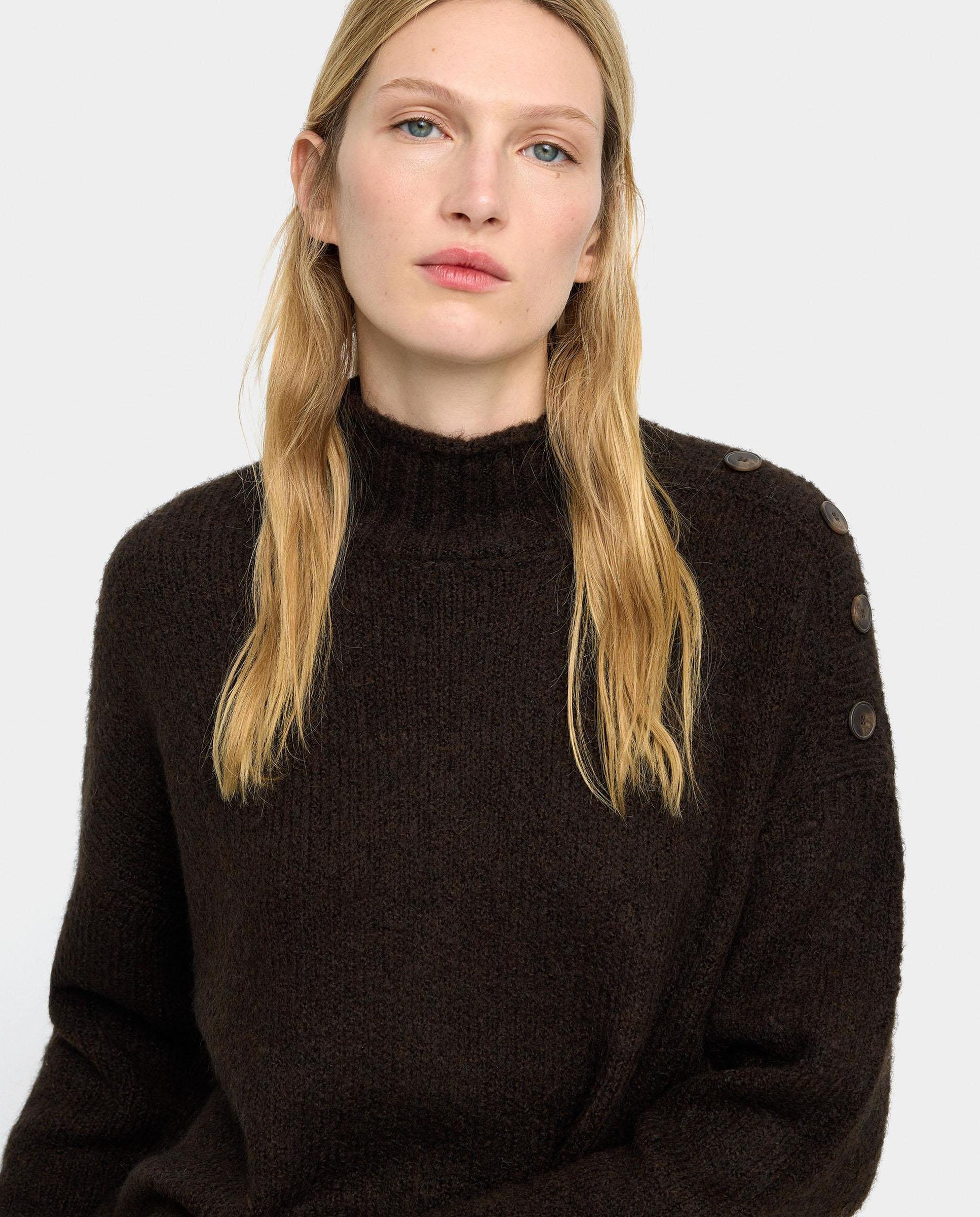 Parfois - Jersey de mujer de punto con cuello alto y botones en hombros.