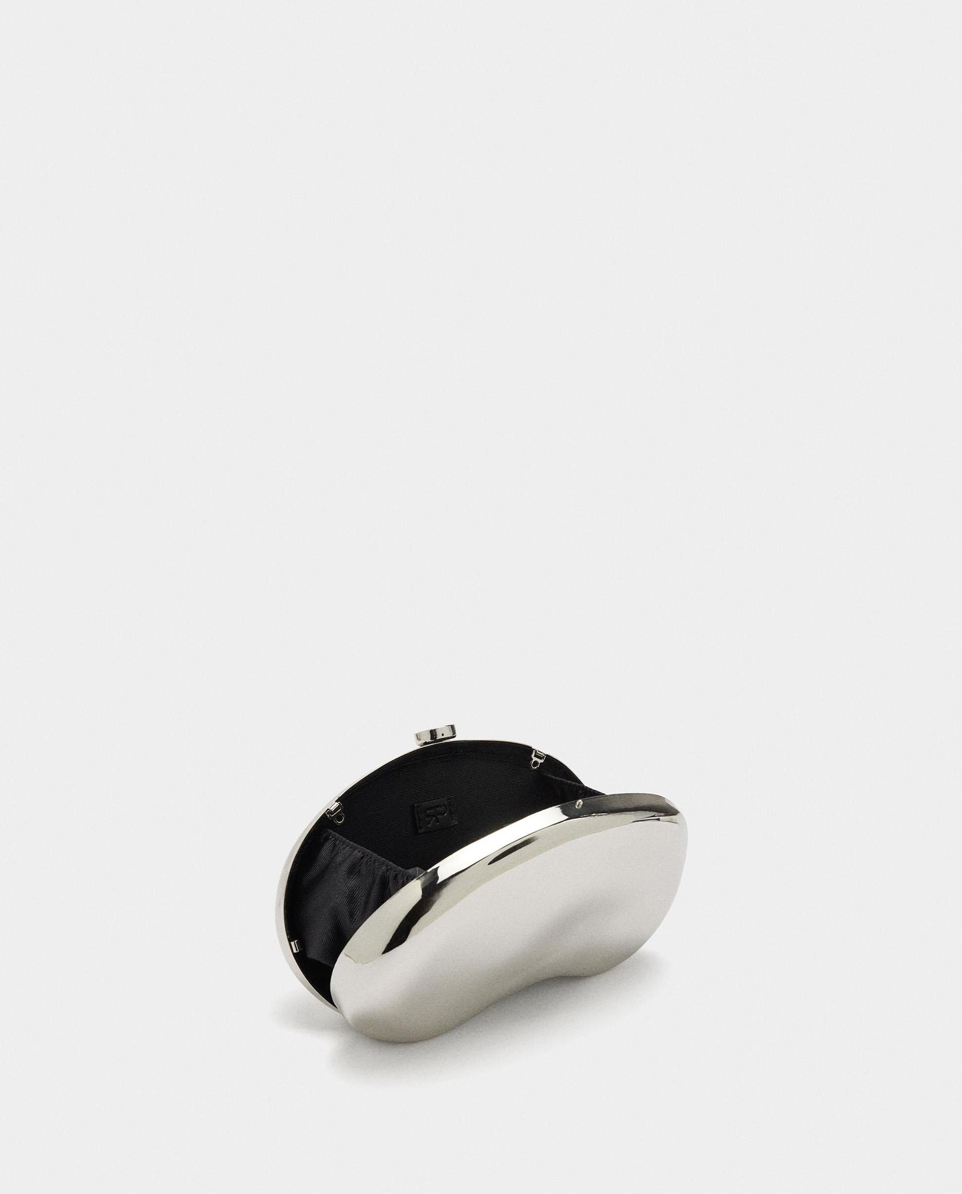 Bolso de fiesta convertible a bandolera estilo clutch con cierre de botón - Parfois - Plata metalizada Plata metalizada-4