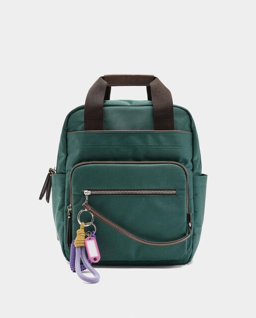 Imagen 0 de Mochila de mujer con varios compartimentos y cierre de cremallera con llavero extraíble