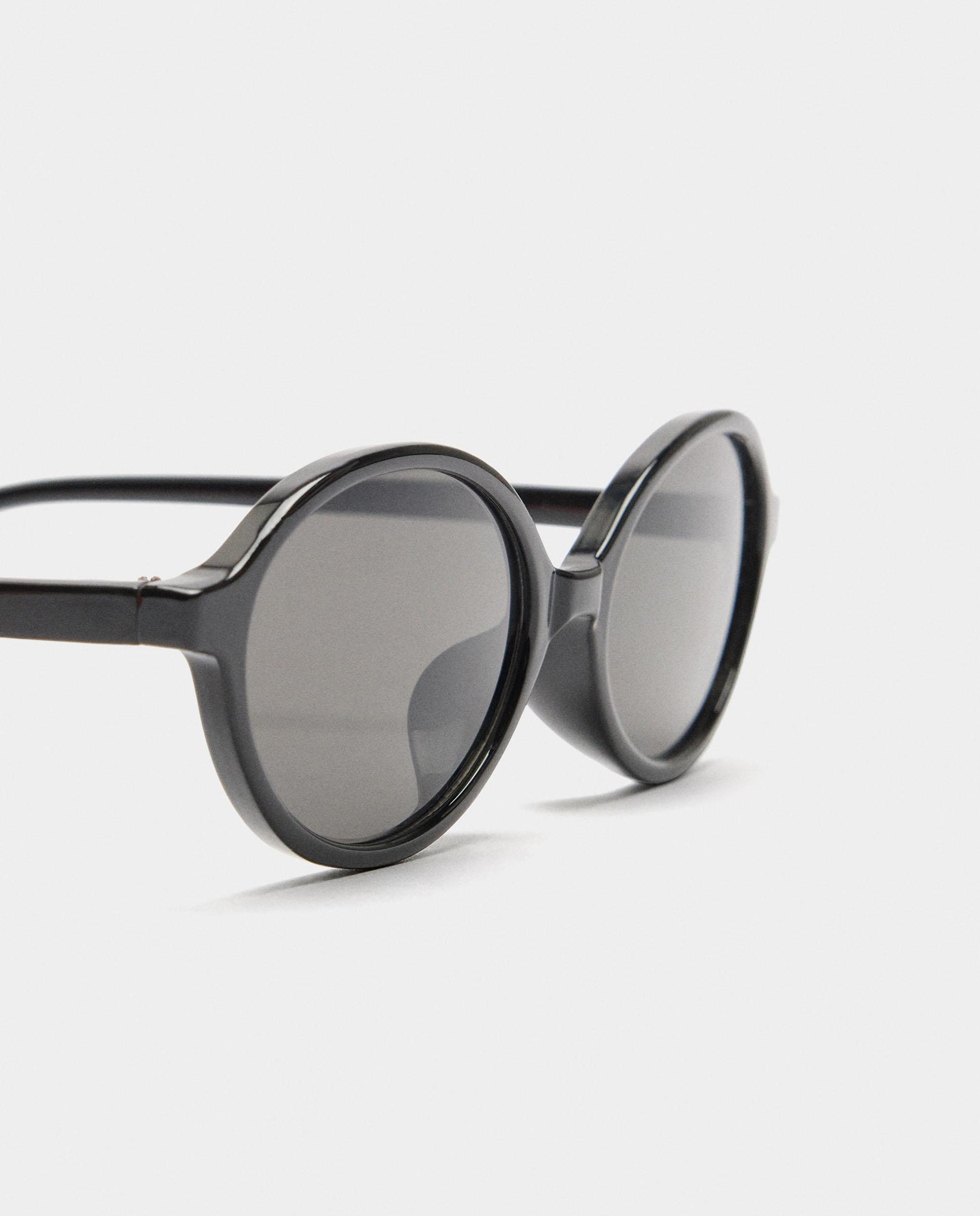 Gafas de sol de mujer con protección uv y forma redonda en liso - Parfois - Negro Negro-3
