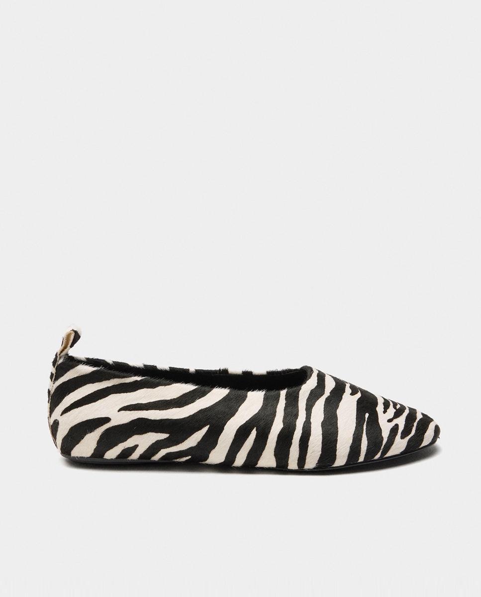 Parfois - Bailarinas planas de mujer de piel con estampado animal print.