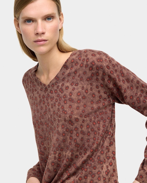 Imagen 0 de Jersey de mujer de punto de manga larga con cuello pico y estampado animal print
