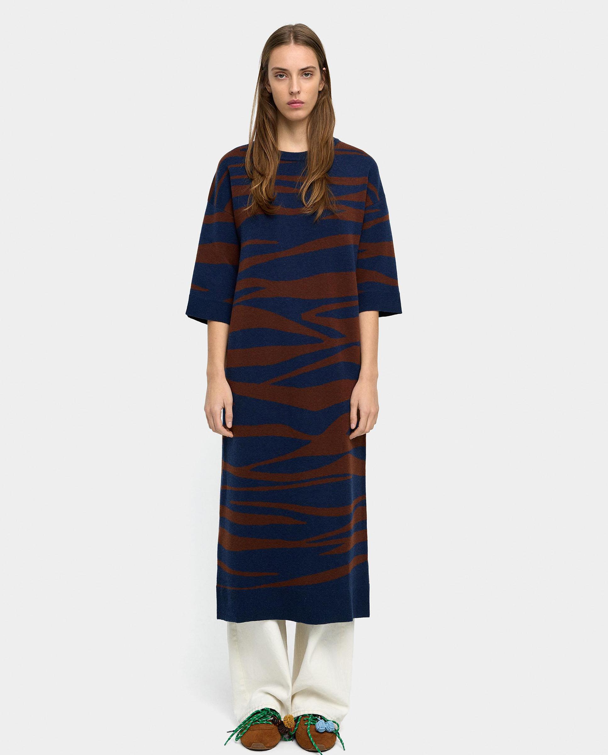 Parfois - Vestido midi de manga francesa con estampado animal print.