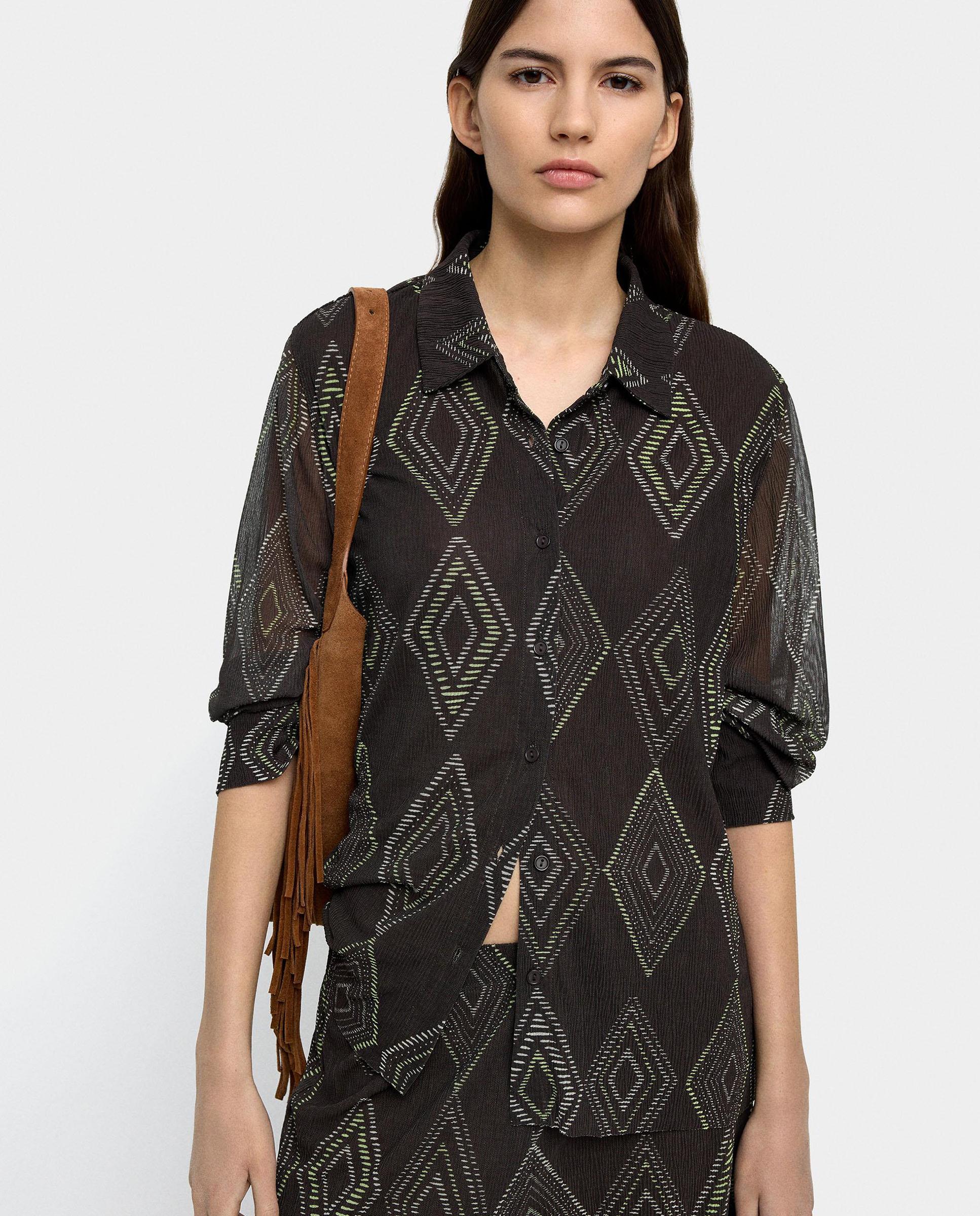 Parfois - Camisa de mujer de manga larga con estampado de rombos.