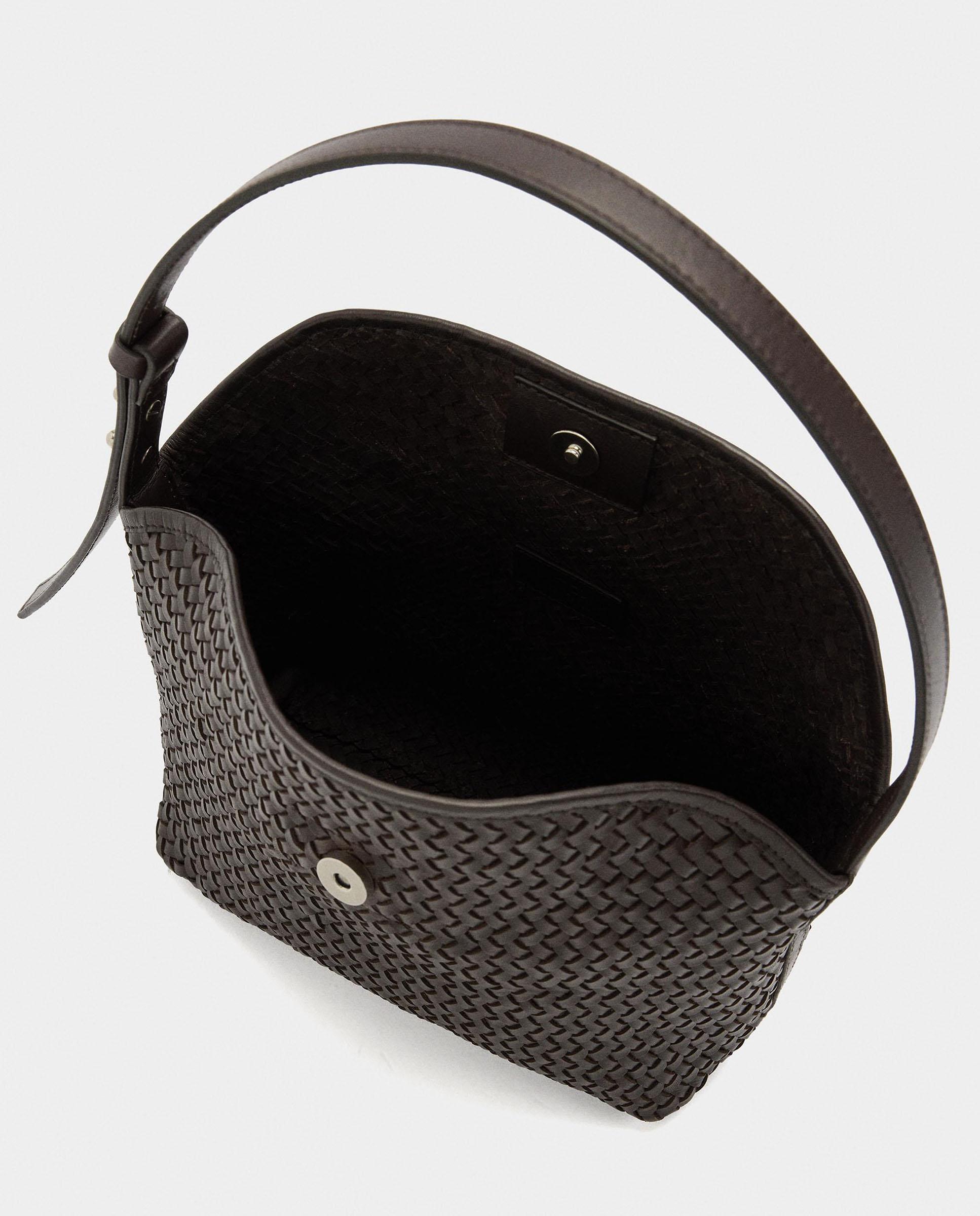 Bolso de hombro de piel trenzado con cierre imantado en liso - Parfois - Marrón oscuro Marrón oscuro-4