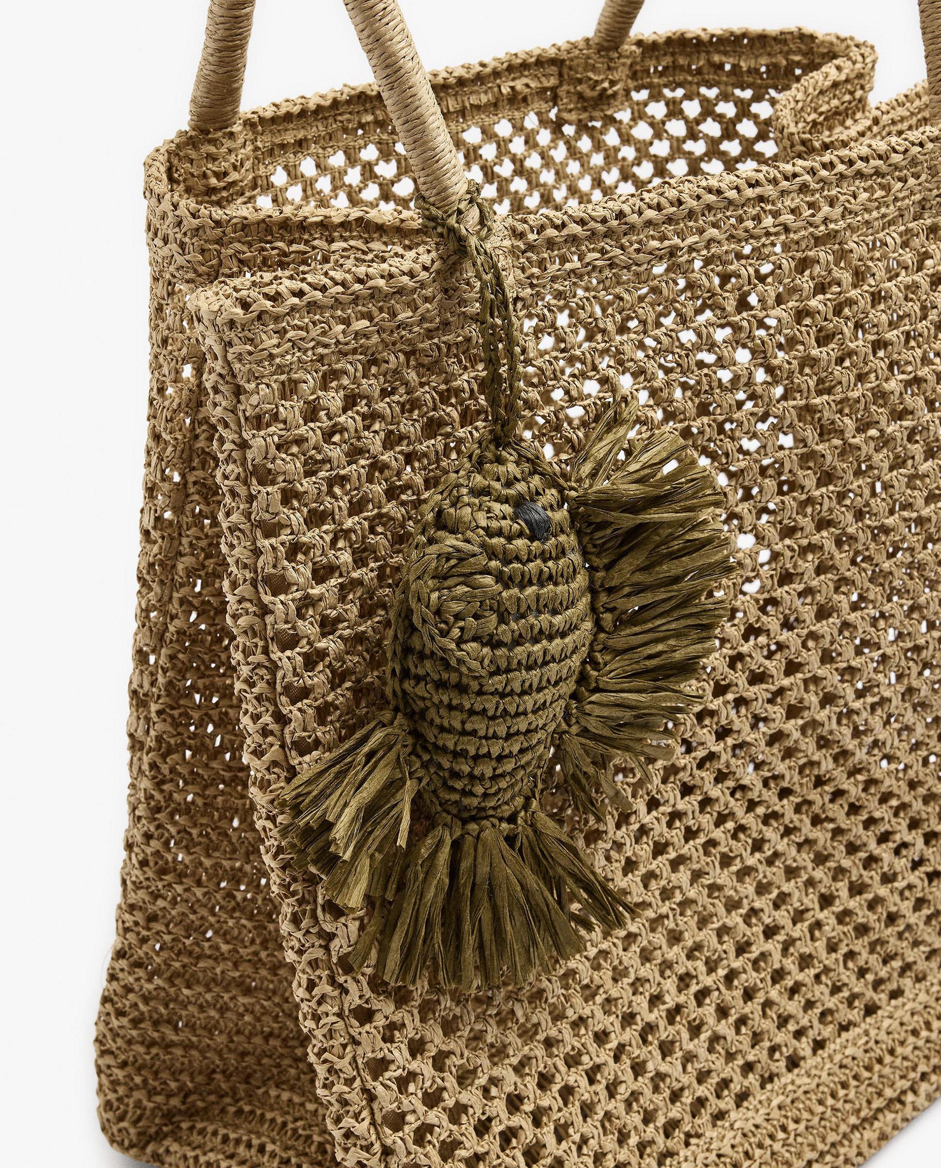 Shopper grande trenzado con llavero extraíble de pescado en liso - Parfois - Natural Natural-3