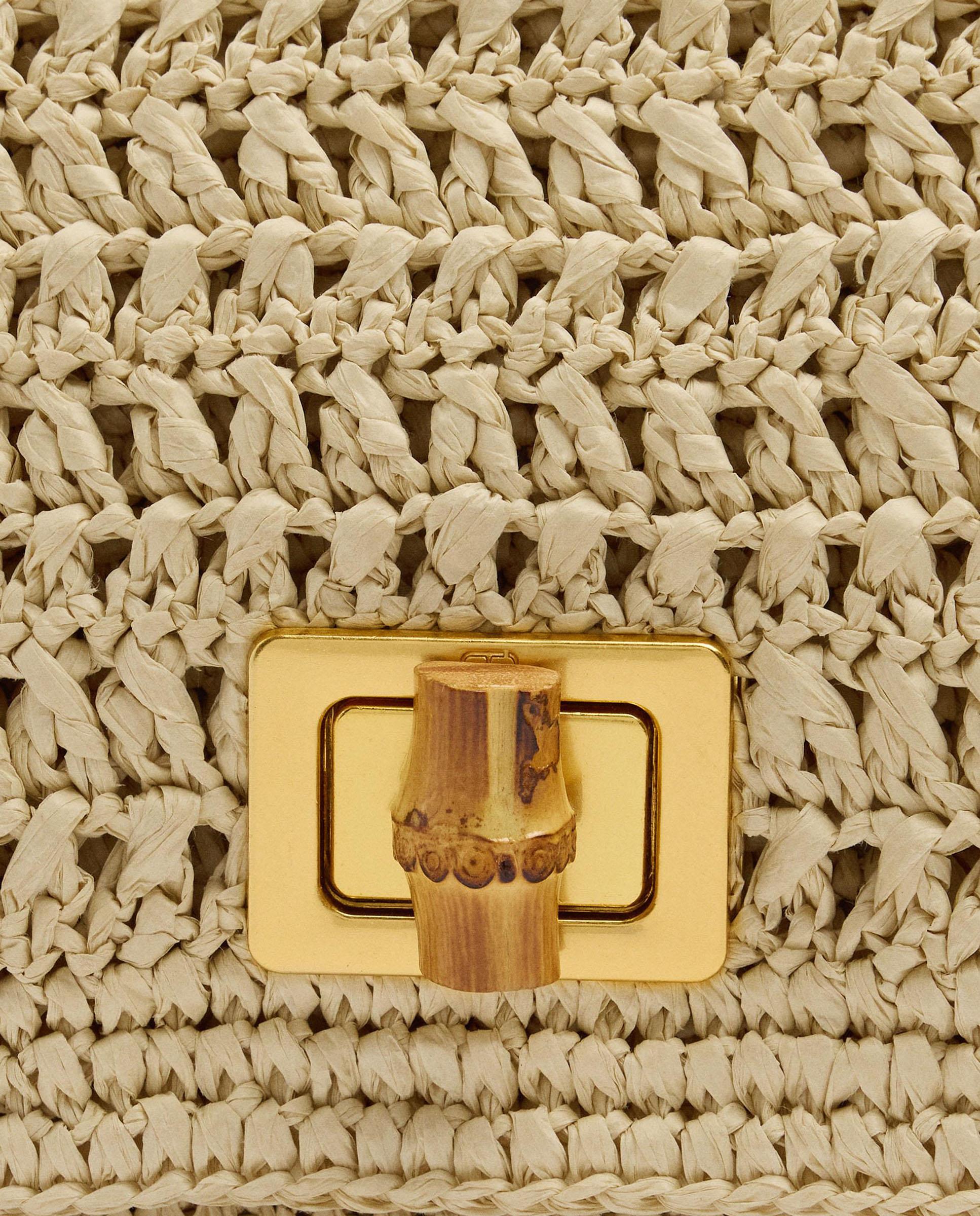 Bolso de fiesta convertible a bandolera efecto rafia con solapa y cierre de botón en liso - Parfois - Natural Natural-3