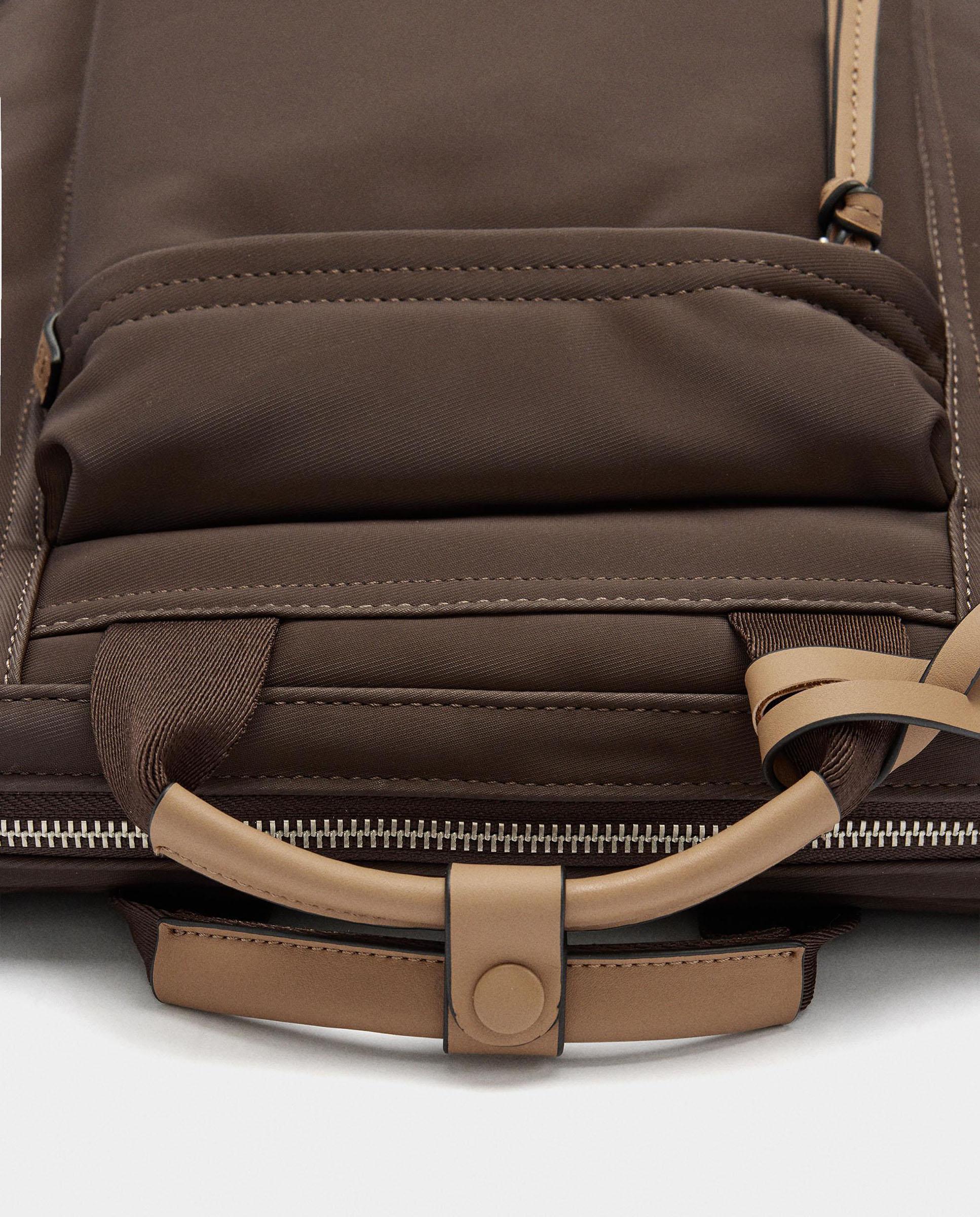 Mochila de mujer con varios compartimentos y cierre de cremallera en liso - Parfois - Marrón oscuro Marrón oscuro-3