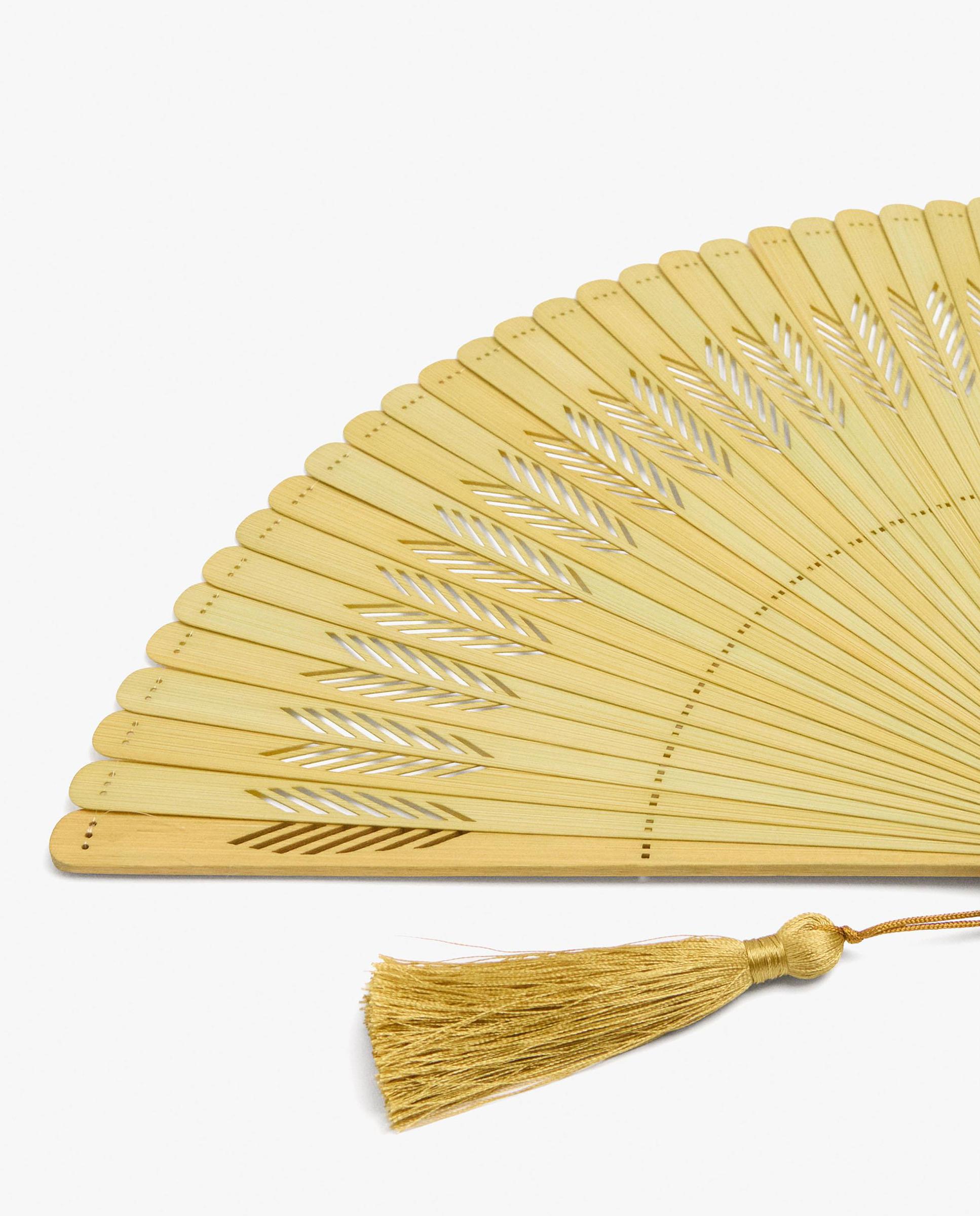 Abanico de bambú con perforaciones en liso - Parfois - Amarillo Amarillo-3