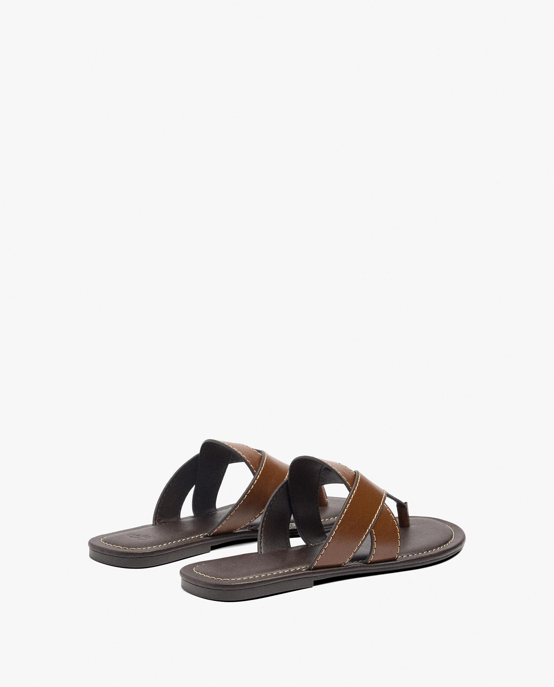 Sandalias de dedo de mujer con tiras cruzadas en liso - Parfois - Camel Camel-4