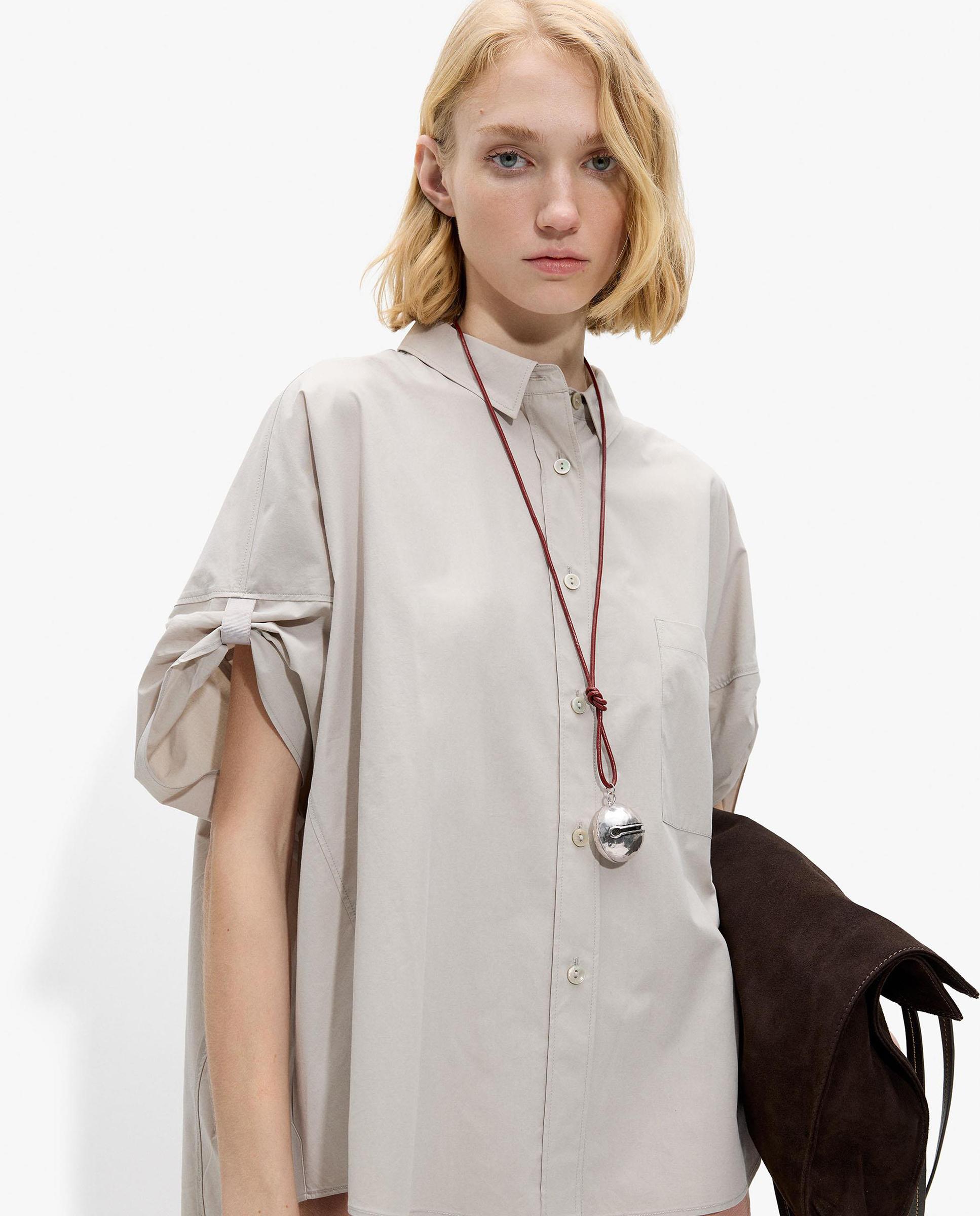 Parfois - Camisa de mujer 100% algodón de manga corta con dobladillo.