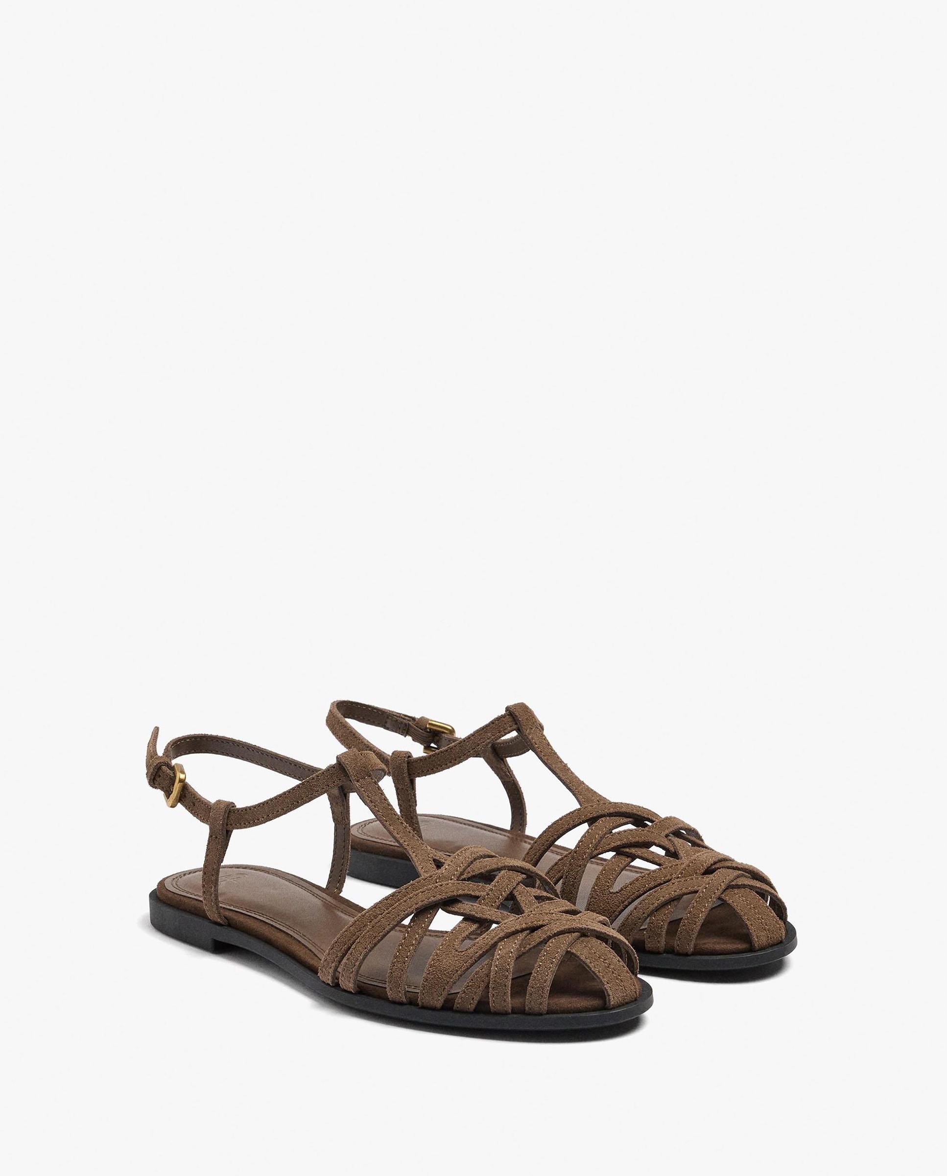 Sandalias planas de mujer de piel estilo cangrejeras con cierre de hebilla - Parfois - Camel Camel-2