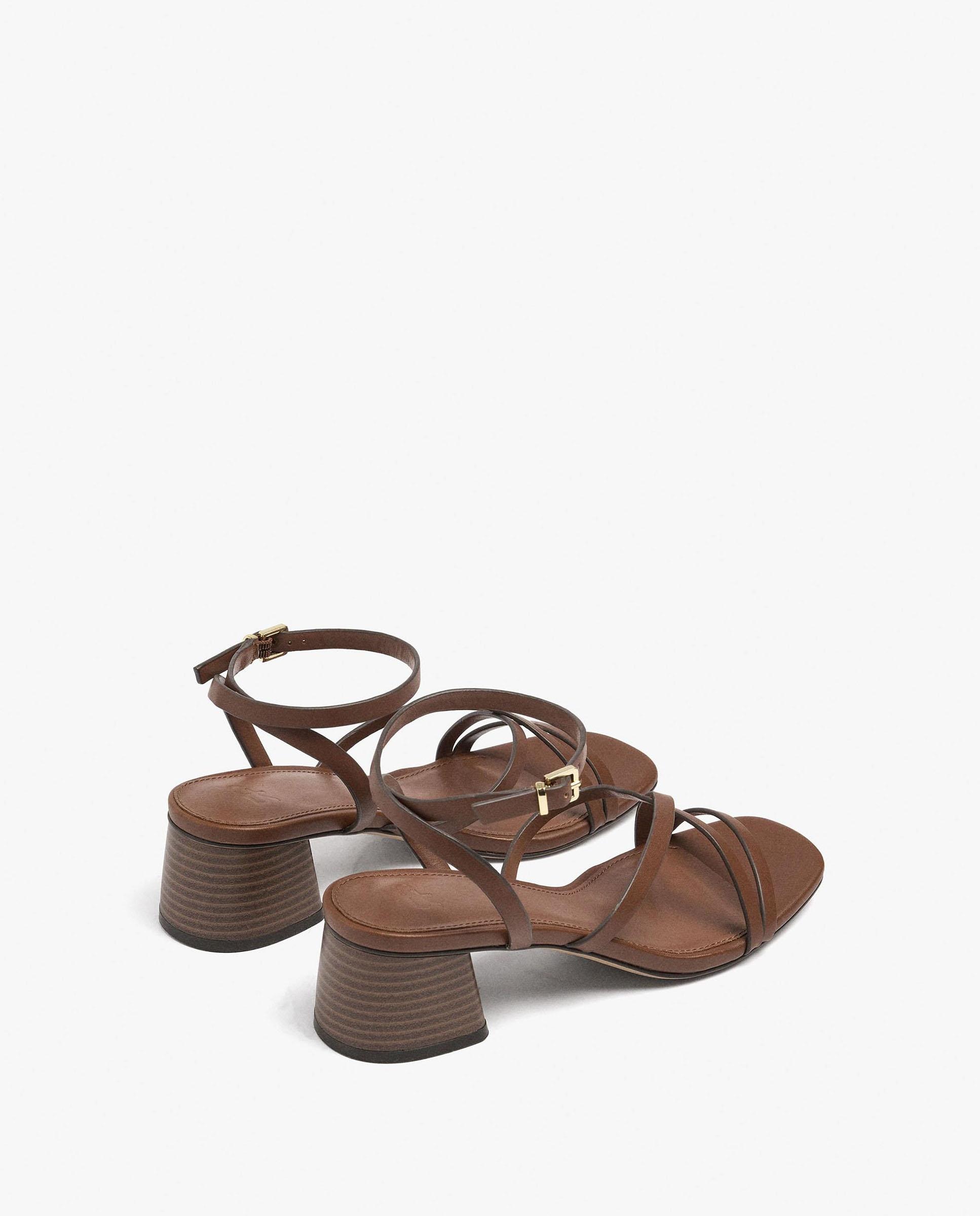 Sandalias de tacón de mujer con tiras cruzadas y cierre de hebilla - Parfois - Camel Camel-4