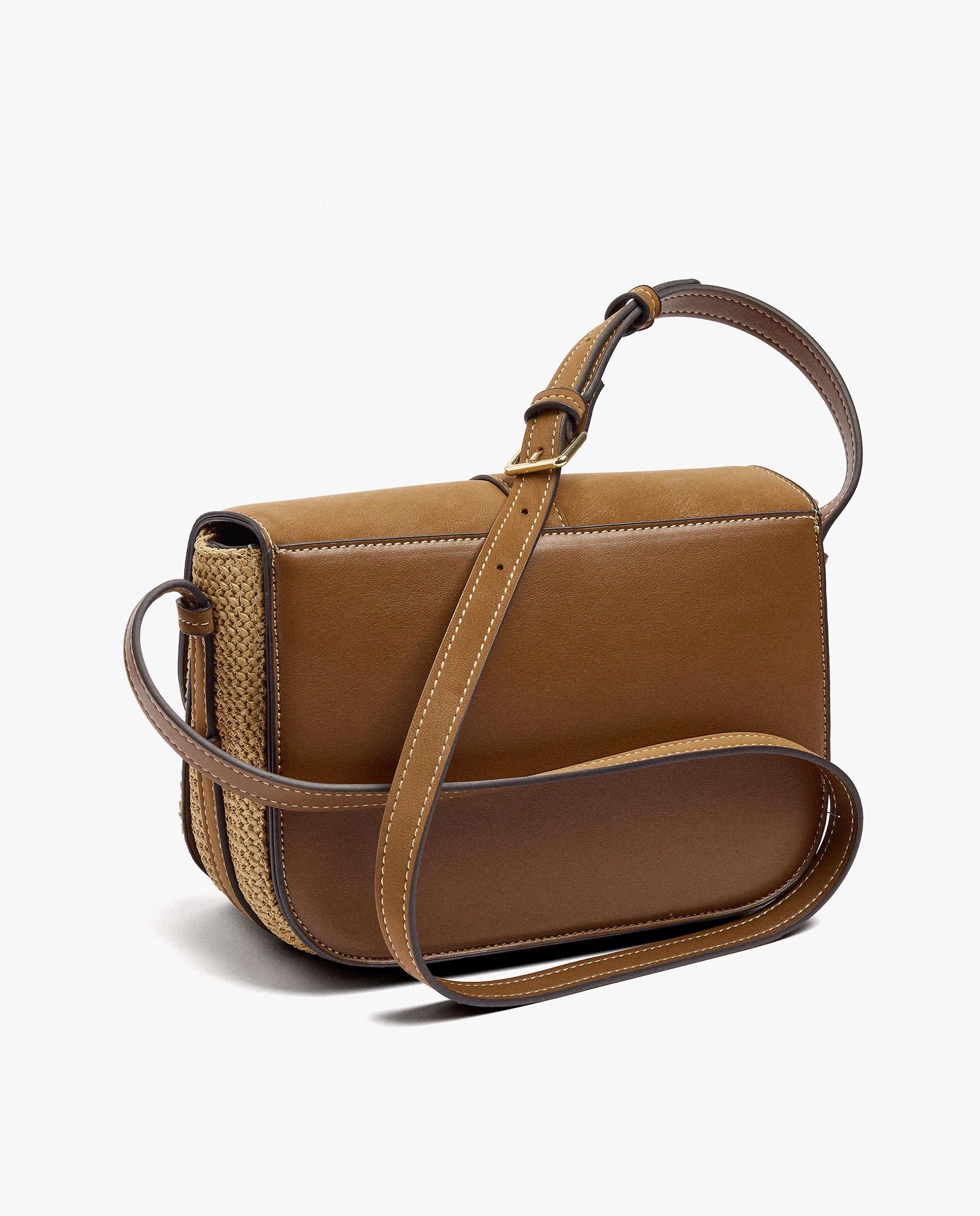 Bandolera de mujer con solapa y cierre de botón en liso - Parfois - Camel Camel-2