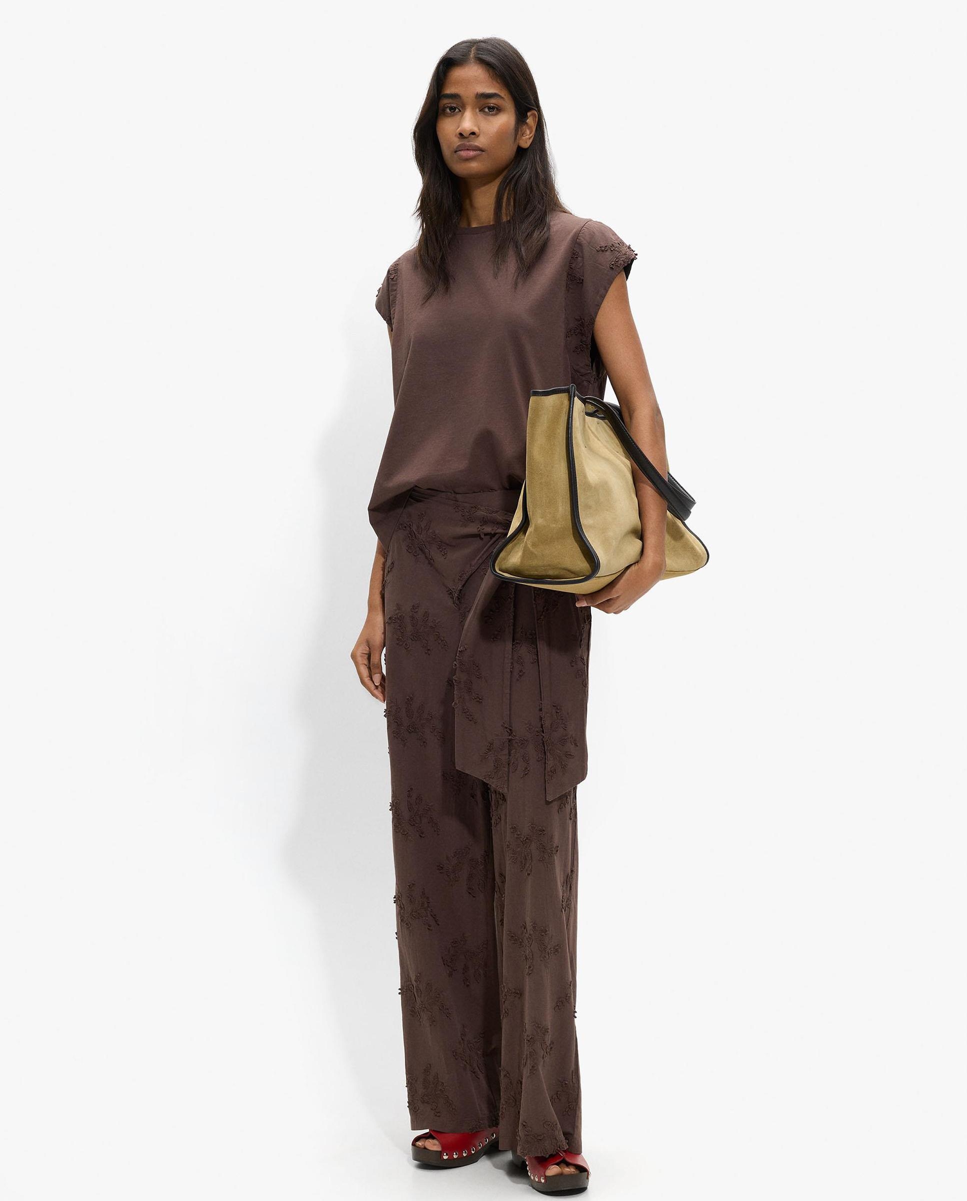 Pantalones de campana de mujer 100% algodón con bordados florales y tira para atar lateral - Parfois - Marrón oscuro Marrón oscuro-1