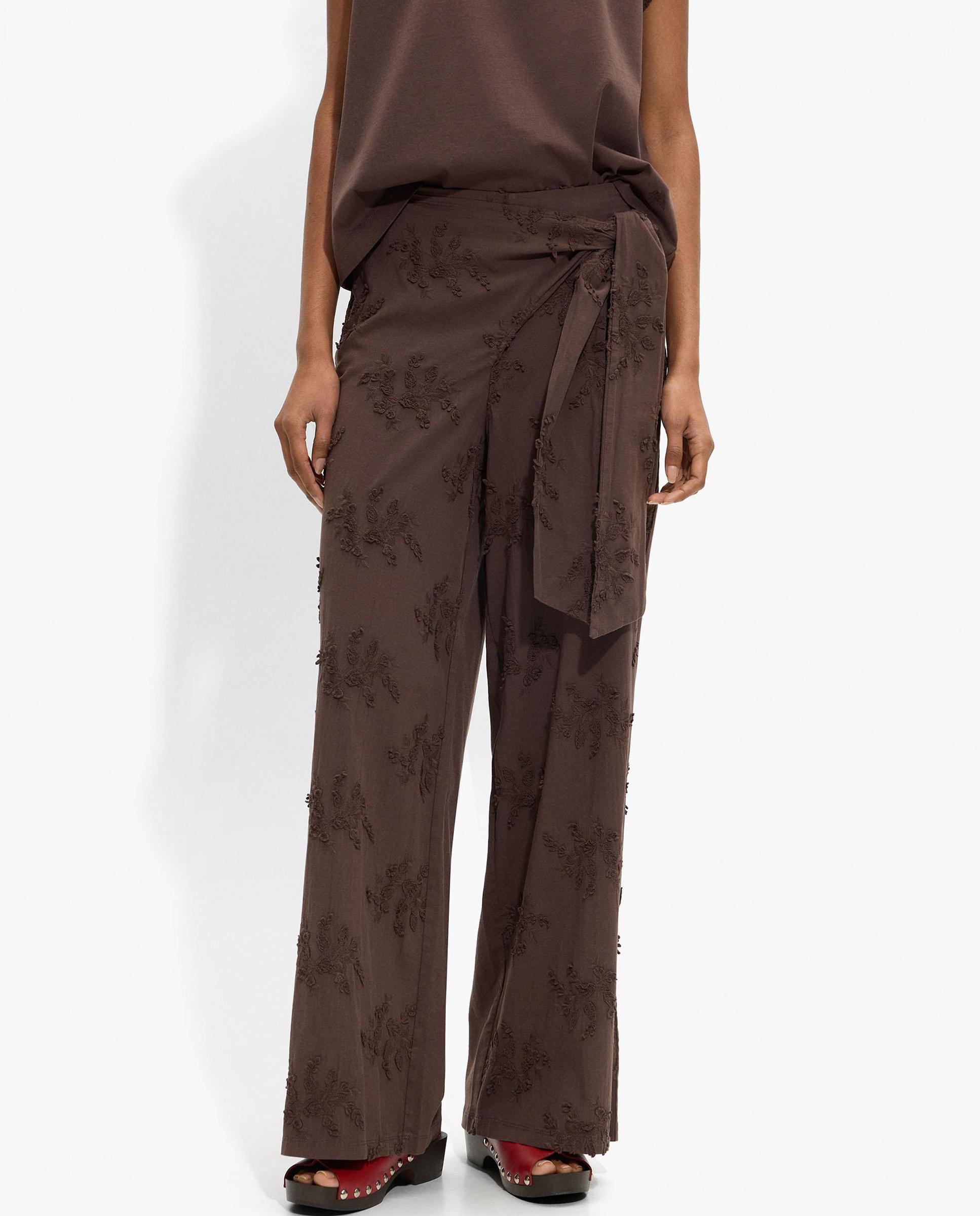 Pantalones de campana de mujer 100% algodón con bordados florales y tira para atar lateral - Parfois - Marrón oscuro Marrón oscuro-2