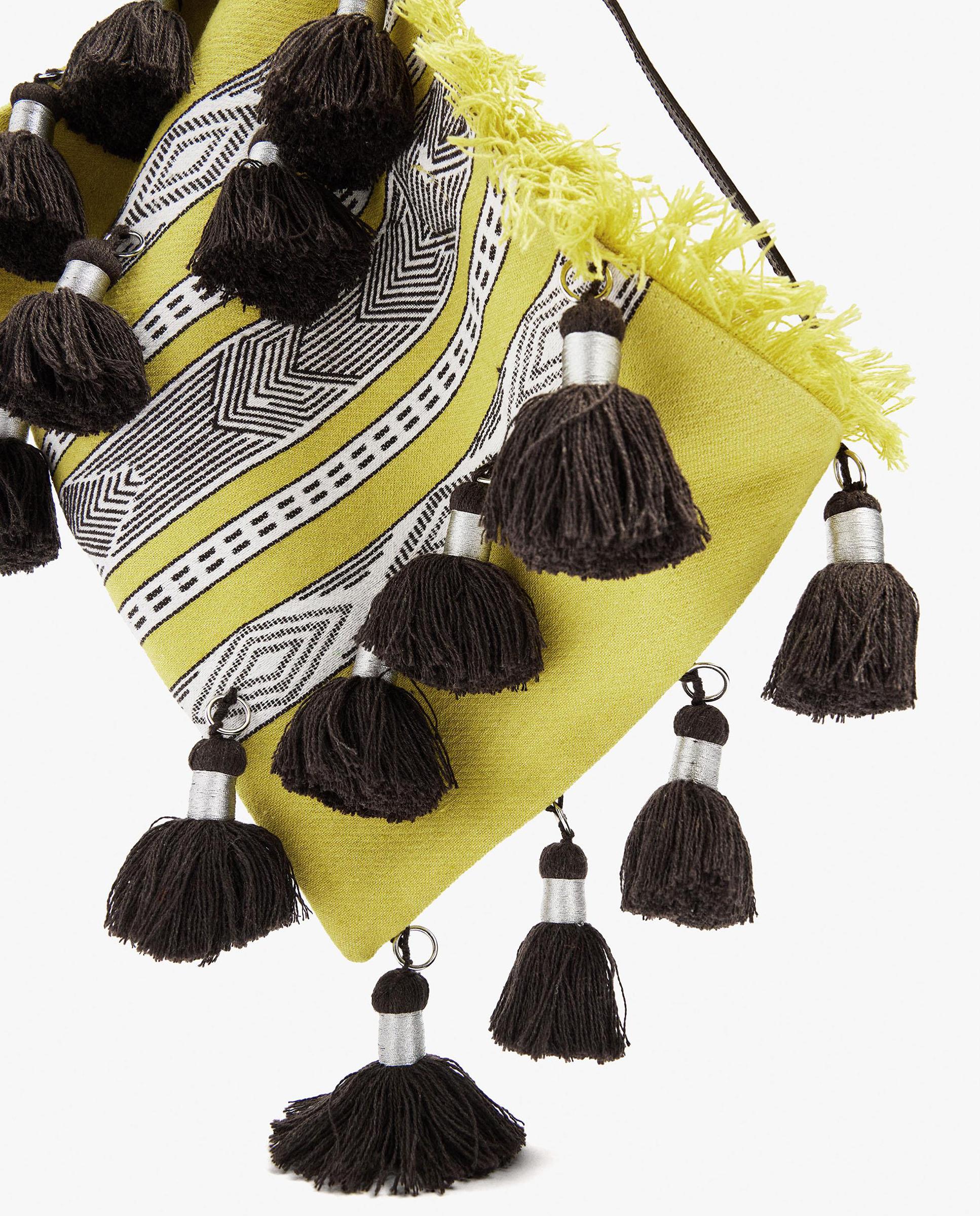 Bolso de fiesta 100% algodón con cierre imantado y estampados con borlas decorativas - Parfois - Amarillo Amarillo-5