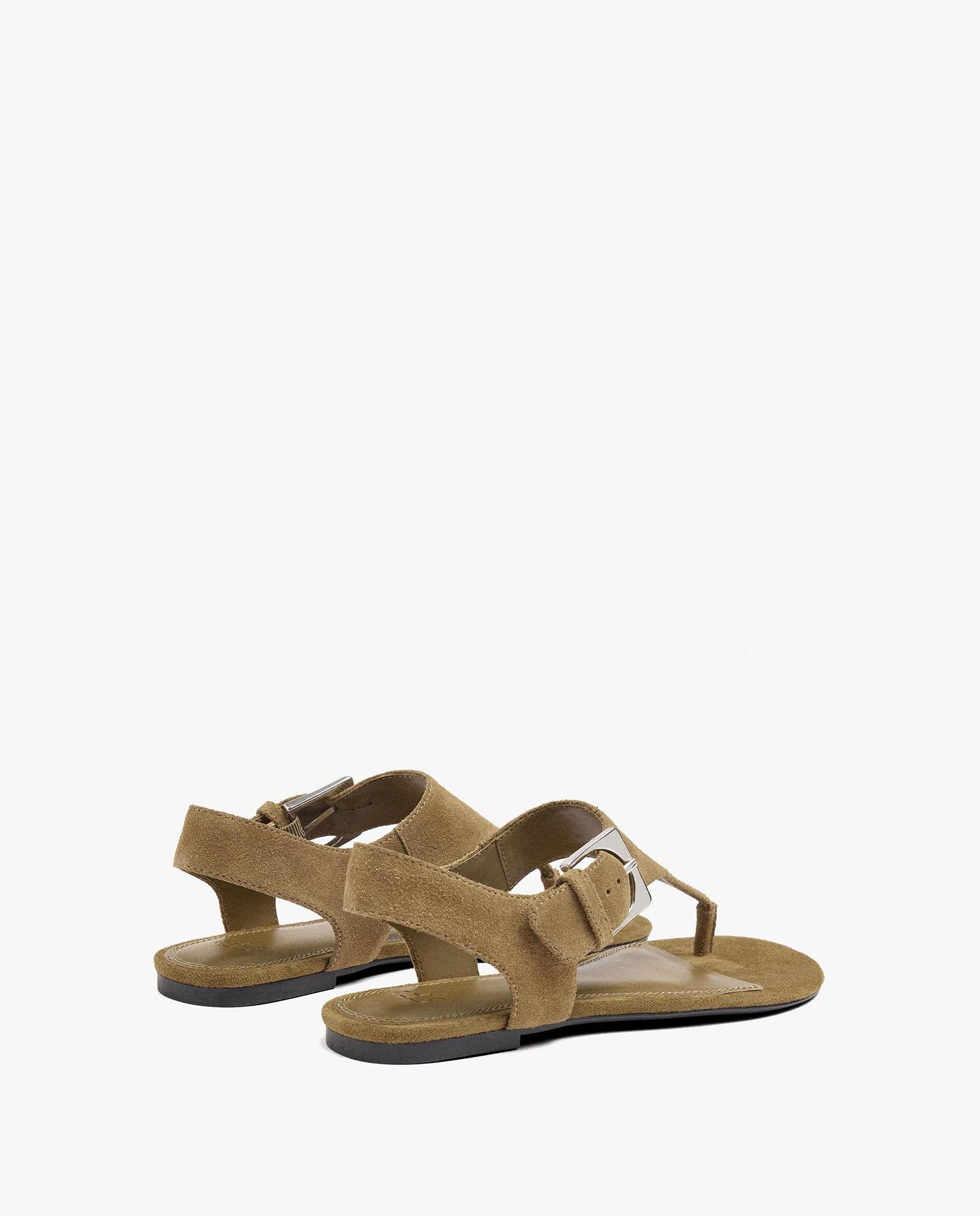 Sandalias de dedo de mujer de piel con cierre de hebilla en liso - Parfois - Camel Camel-4
