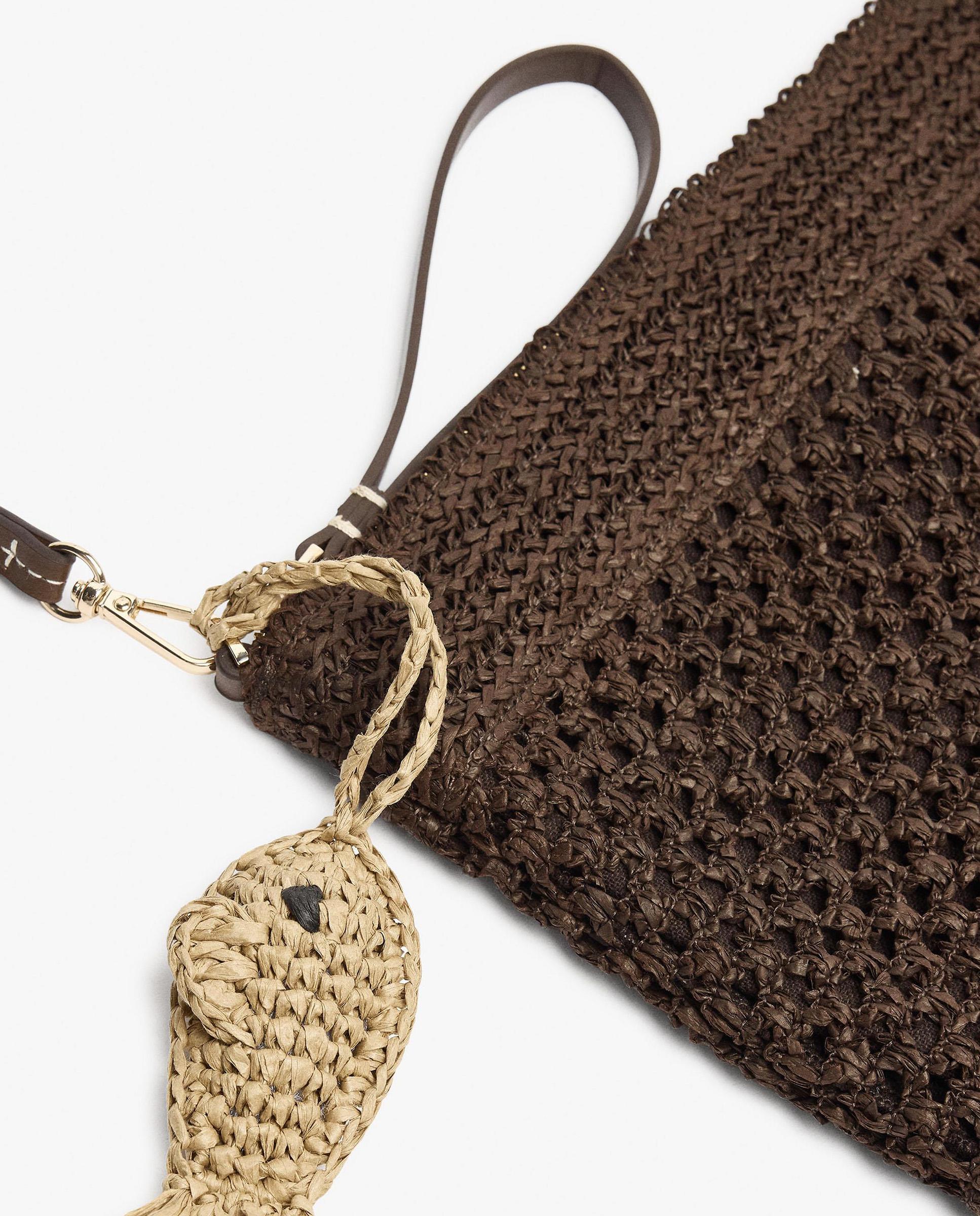 Bolso de mano estilo sobre convertible a bandolera con cierre de cremallera y llavero extraíble de pescado - Parfois - Marrón oscuro Marrón oscuro-3