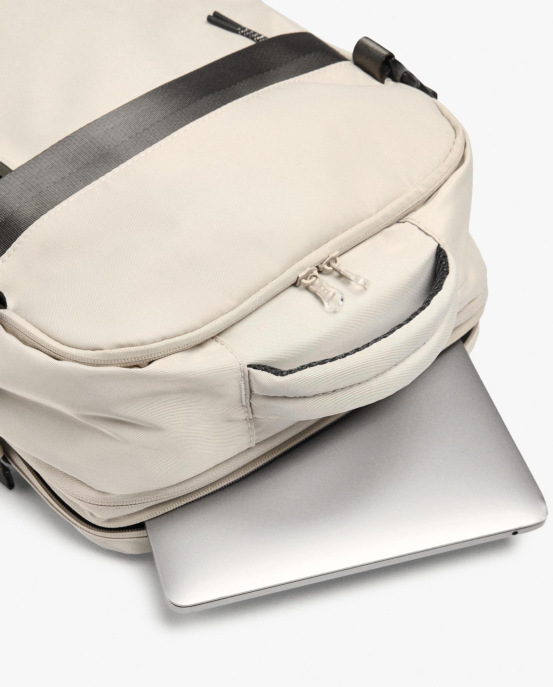 Mochila de mujer extensible con varios compartimentos y cierre de cremallera - Parfois - Crudo Crudo-4