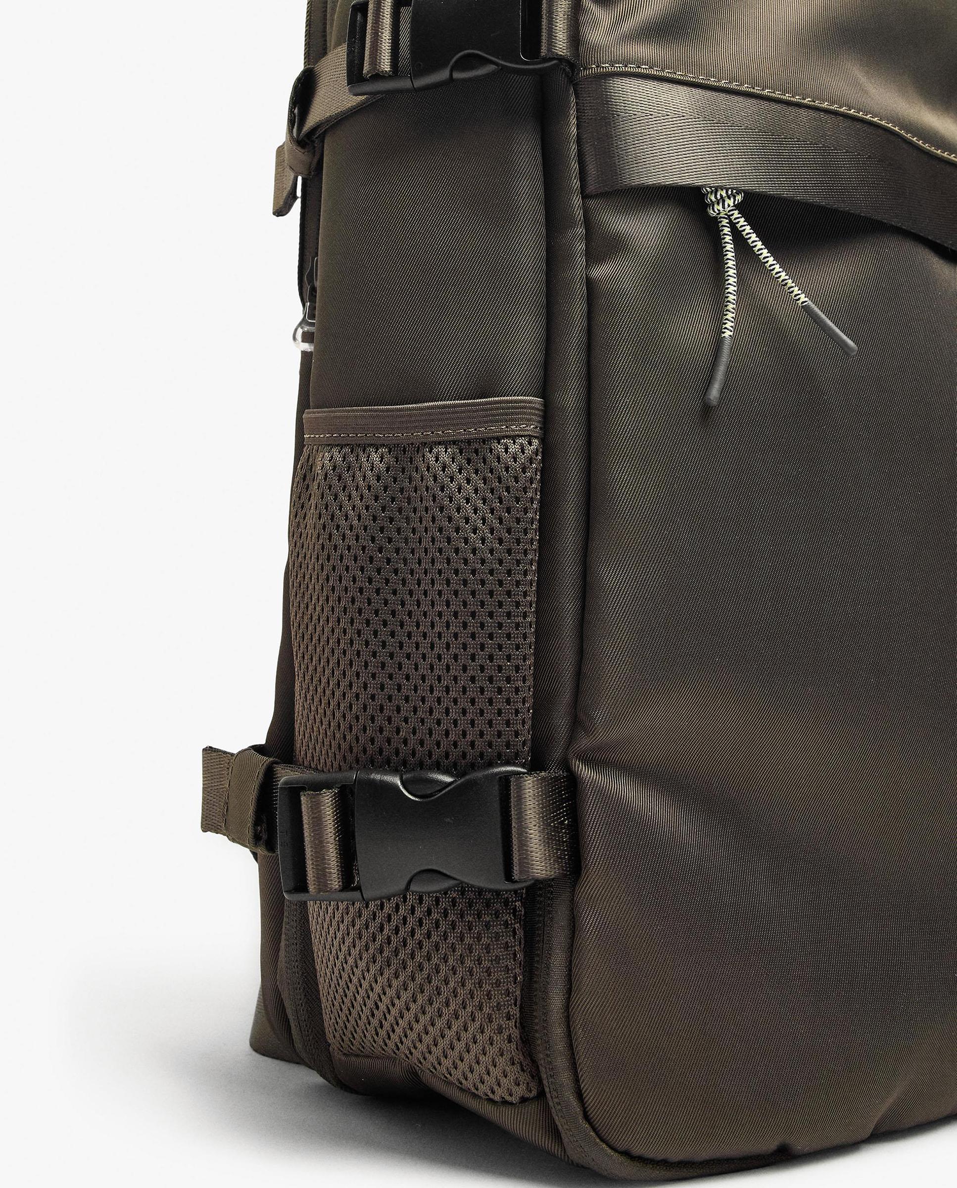 Mochila de mujer extensible con varios compartimentos y cierre de cremallera - Parfois - Marrón oscuro Marrón oscuro-3