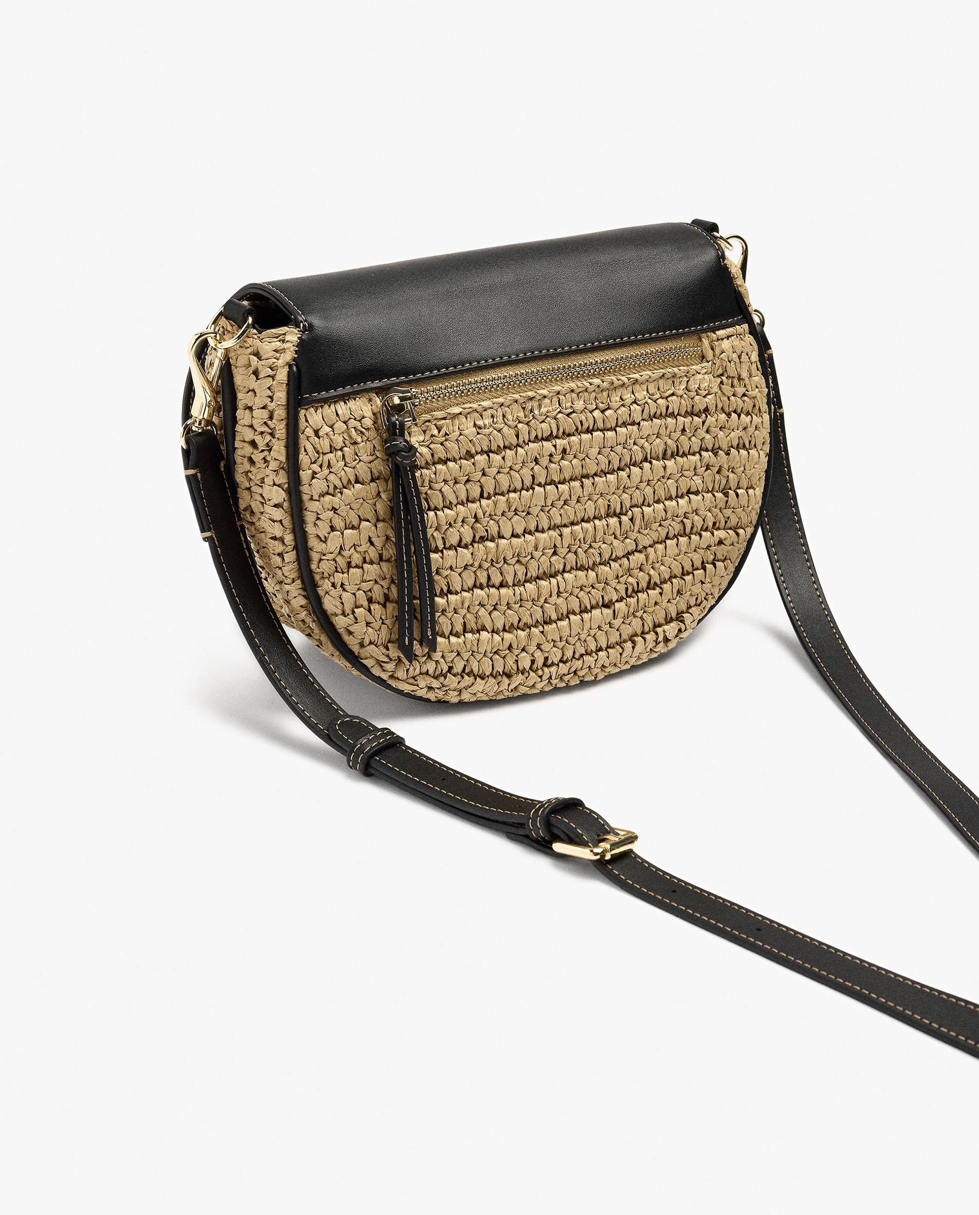 Bandolera de mujer con solapa efecto rafia con cierre imantado en liso - Parfois - Negro Negro-4